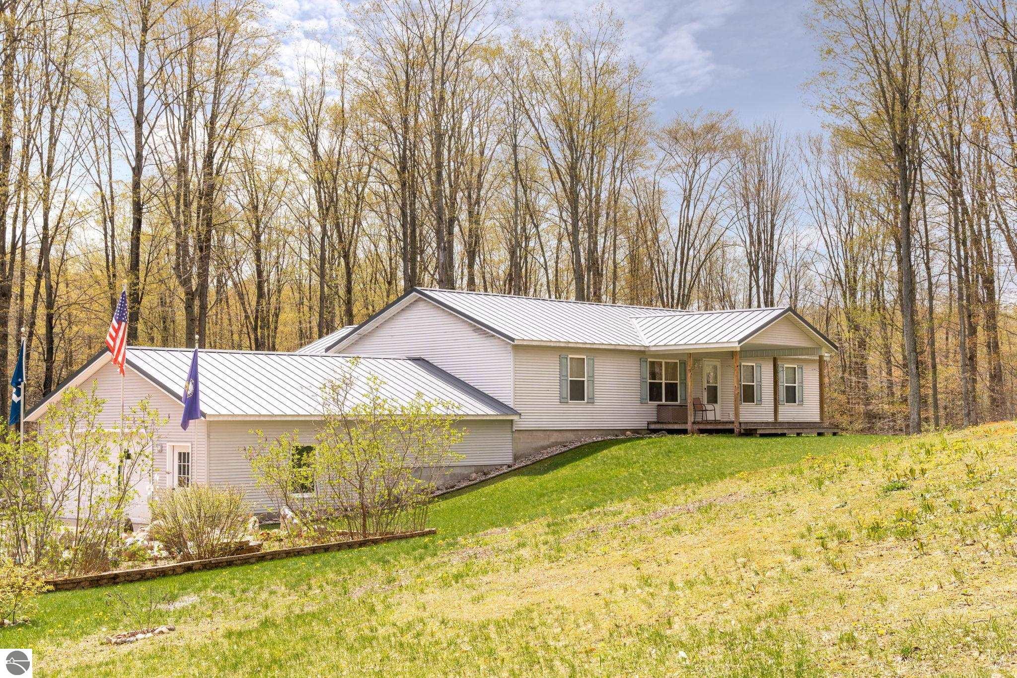5612 (5 acres) Twin Lake Road, NE