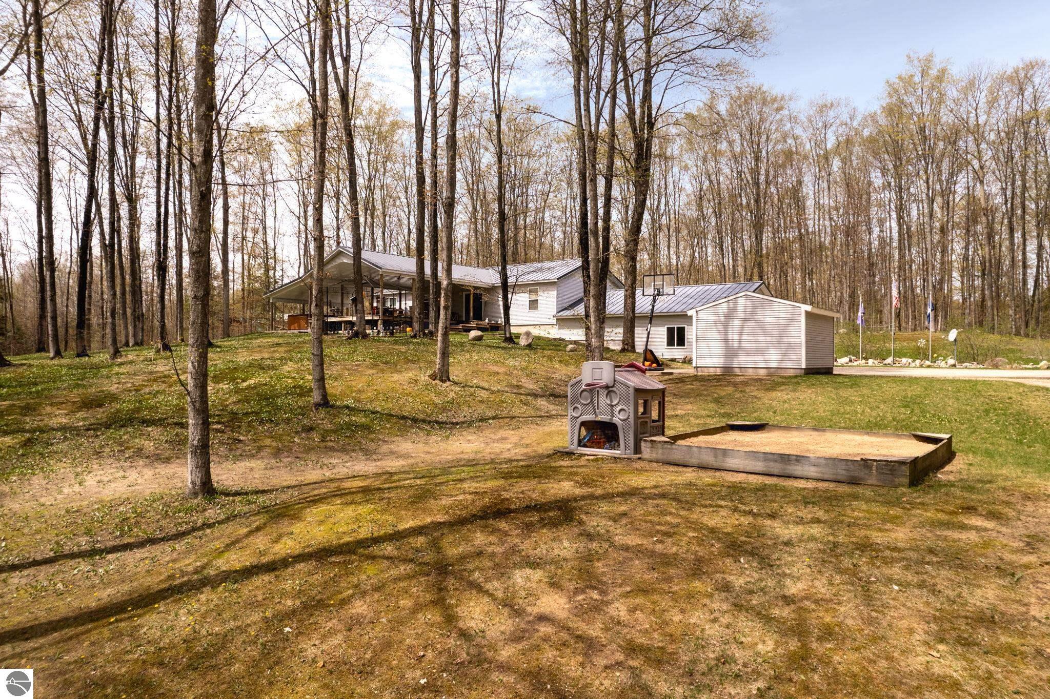 5612 (5 acres) Twin Lake Road, NE