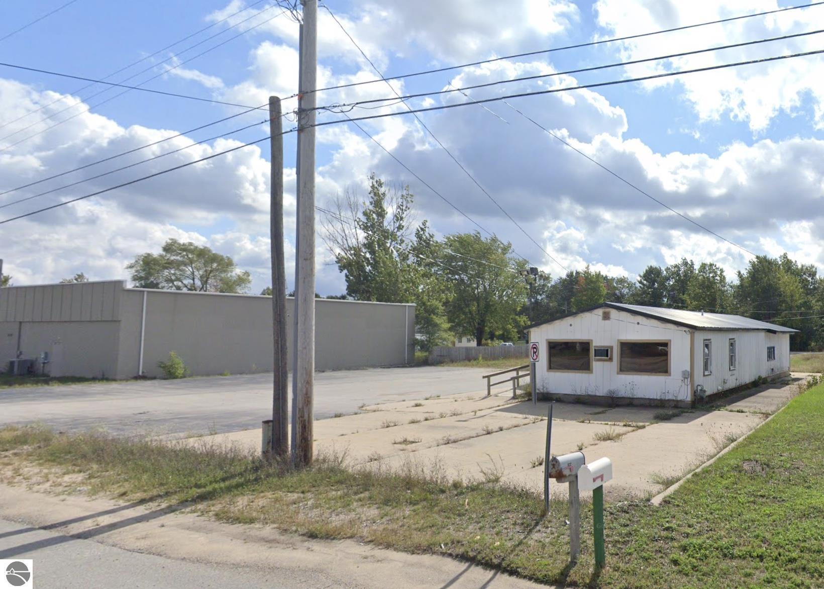 505 W Mile Road