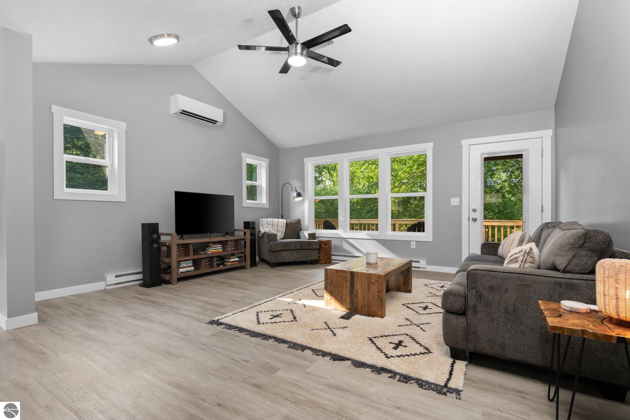 11125 Mason Point