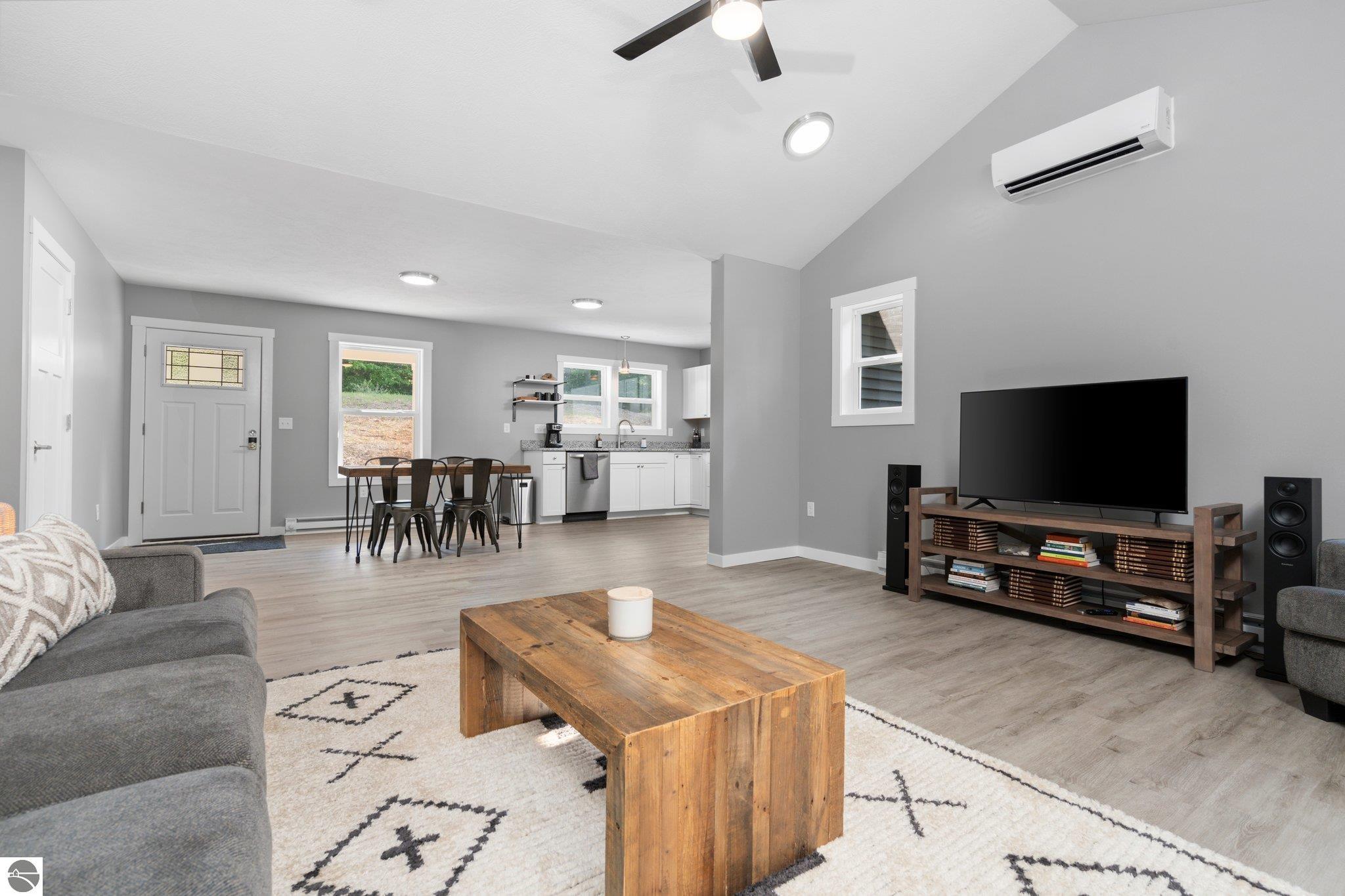 11125 Mason Point