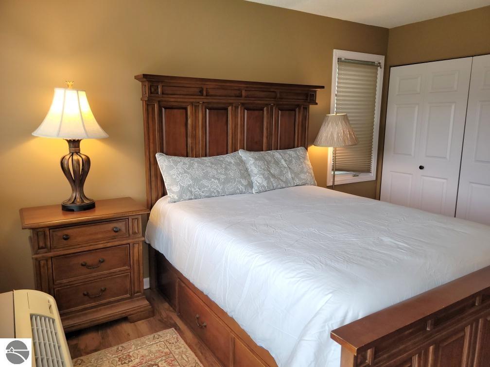 5524 Golfview Court