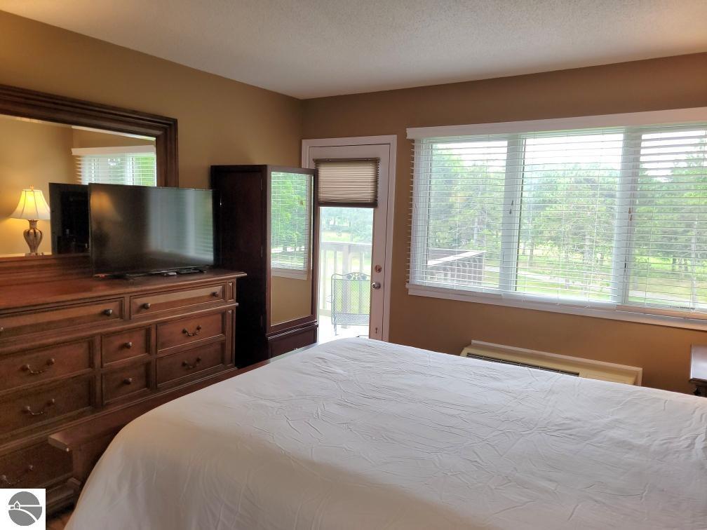 5524 Golfview Court
