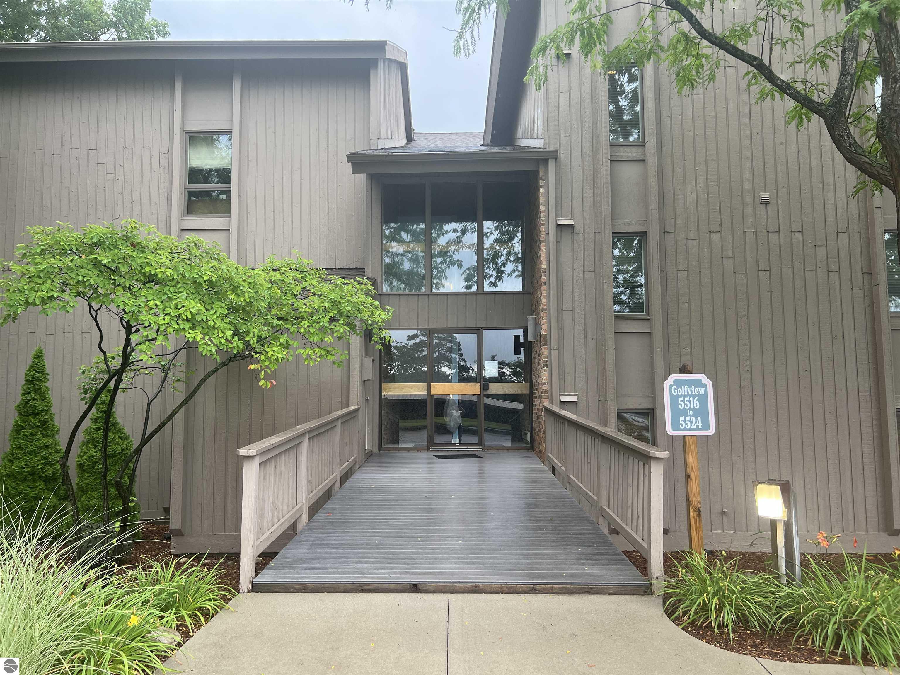 5524 Golfview Court