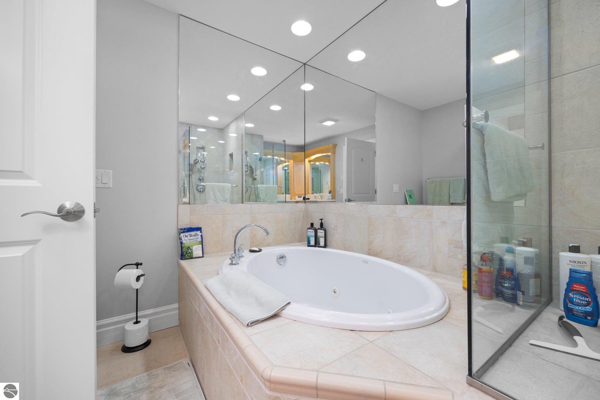 887 N Bay Cliff Drive # 16