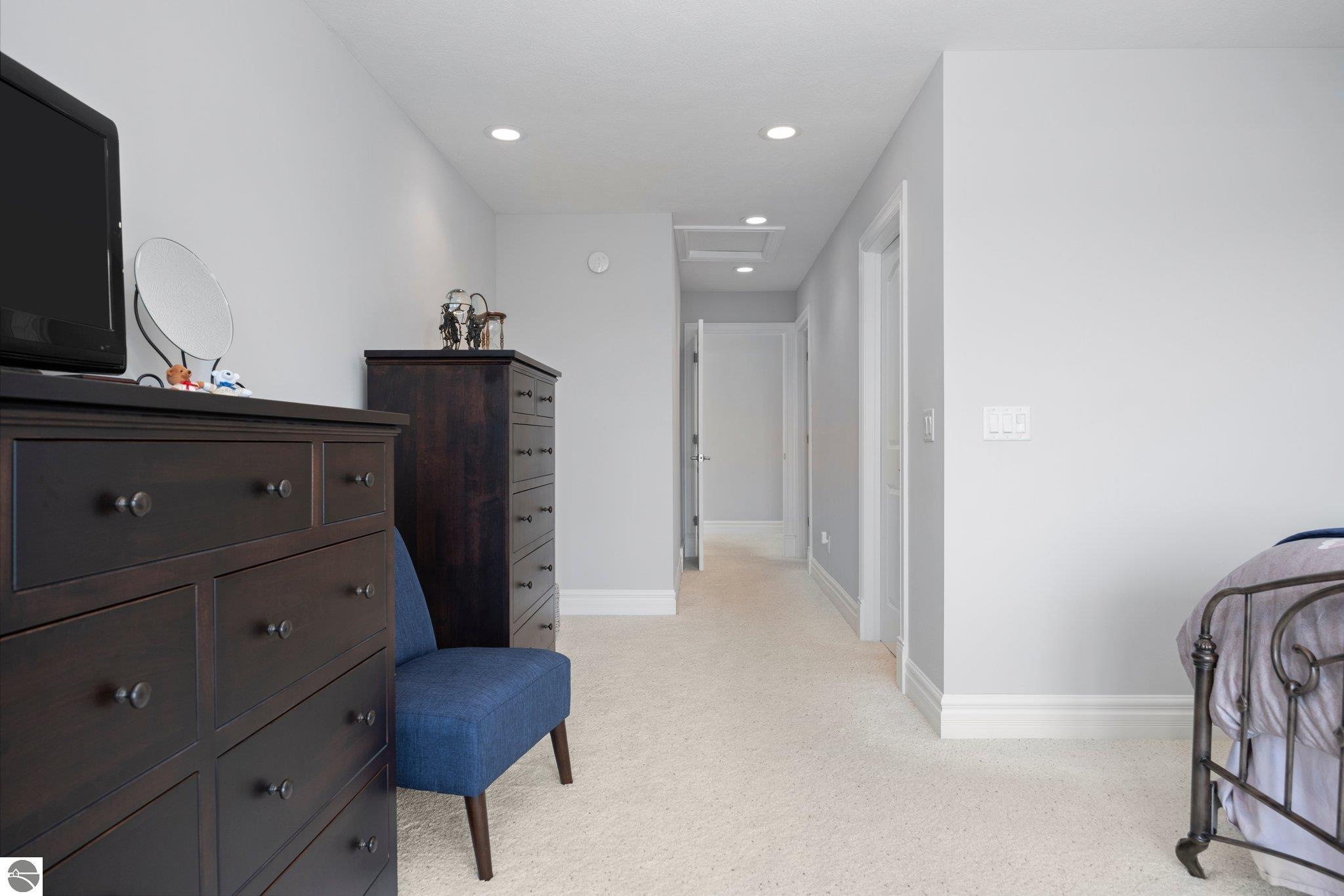887 N Bay Cliff Drive # 16
