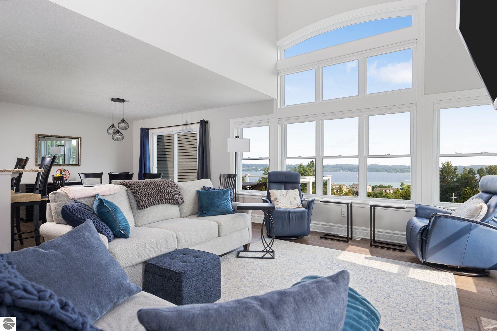 887 N Bay Cliff Drive # 16