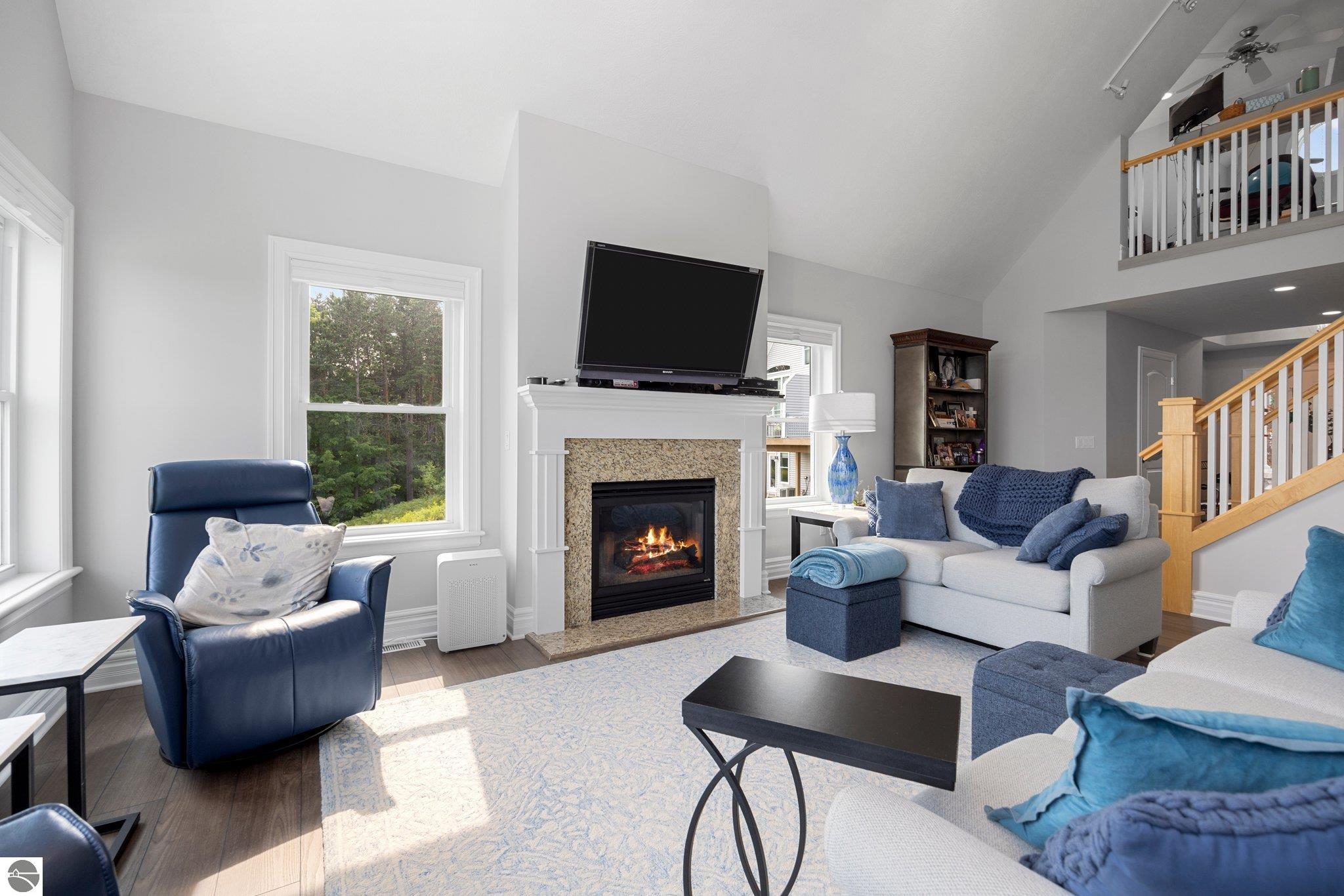 887 N Bay Cliff Drive # 16