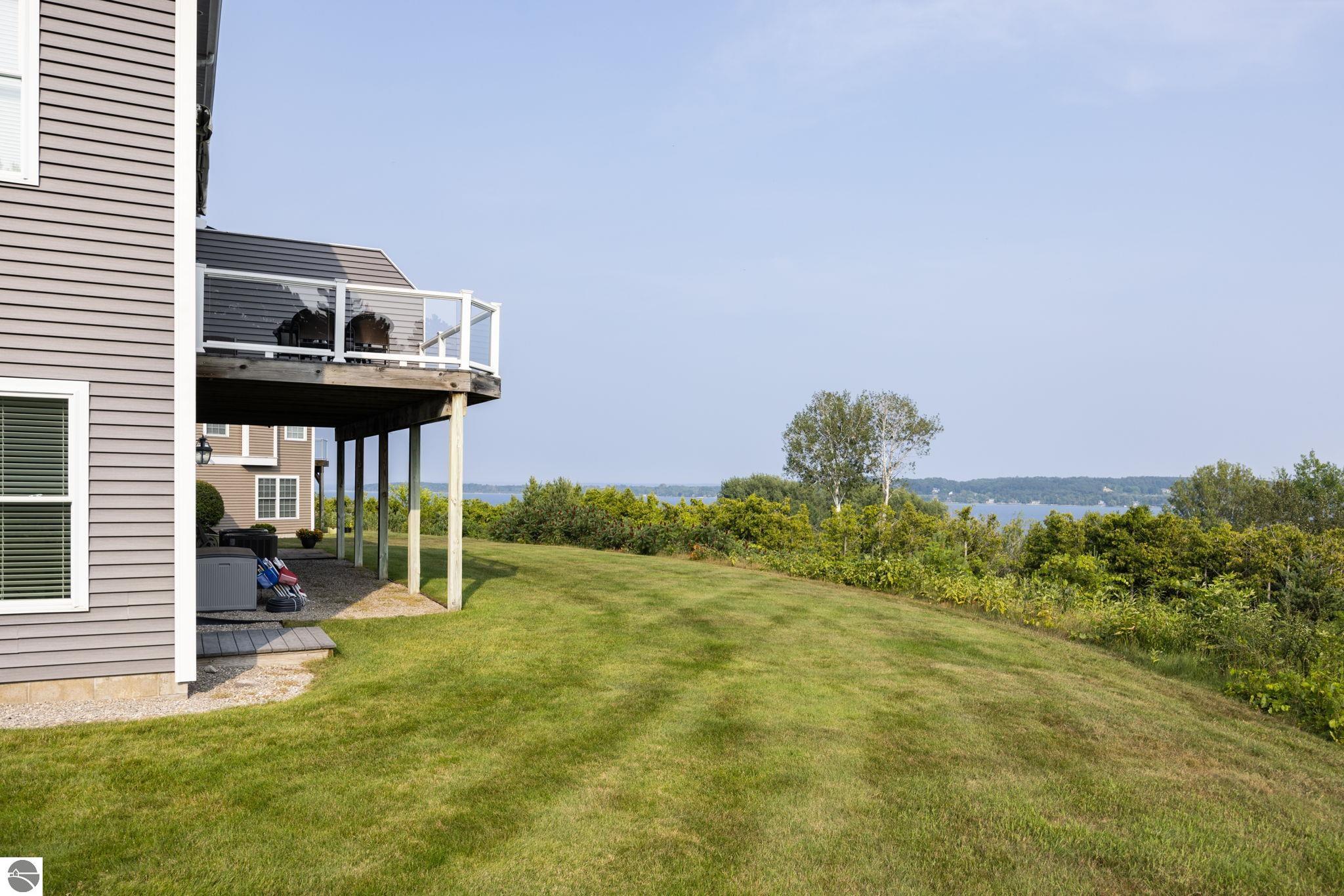 887 N Bay Cliff Drive # 16