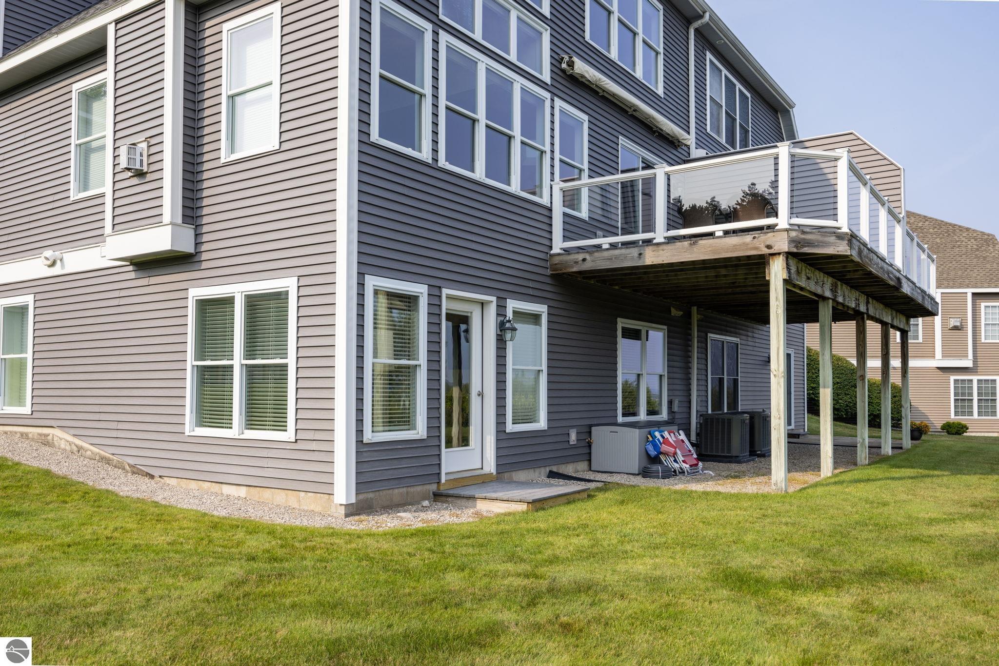887 N Bay Cliff Drive # 16