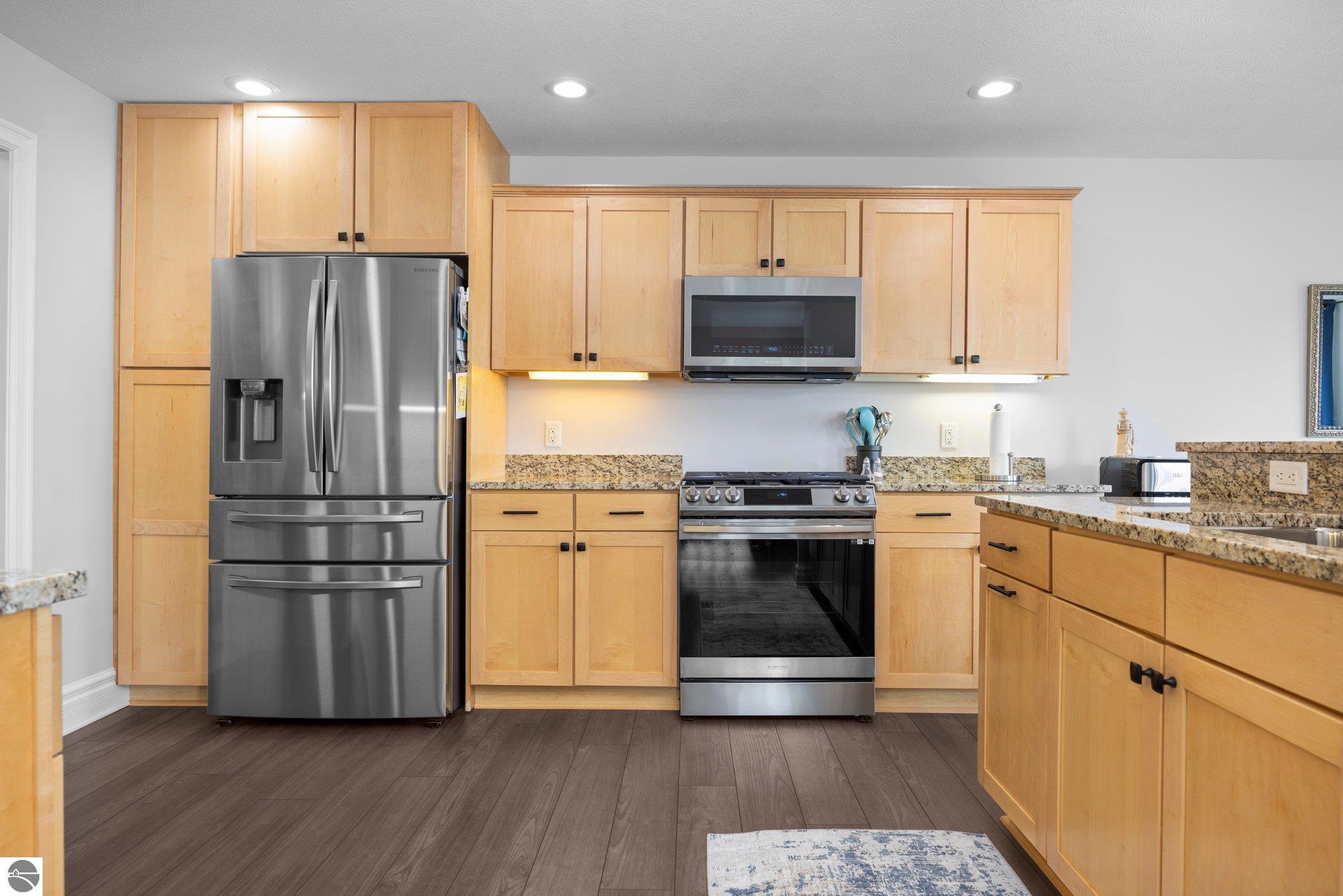 887 N Bay Cliff Drive # 16