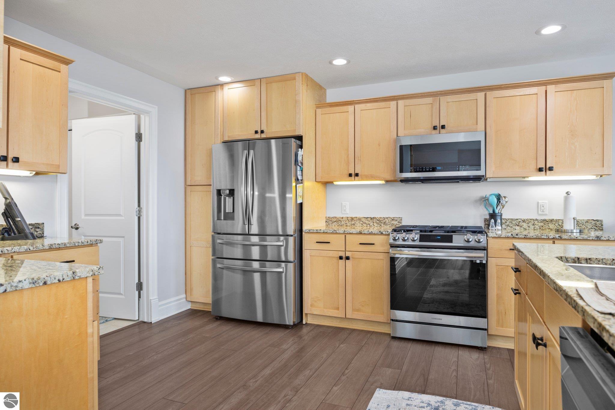 887 N Bay Cliff Drive # 16