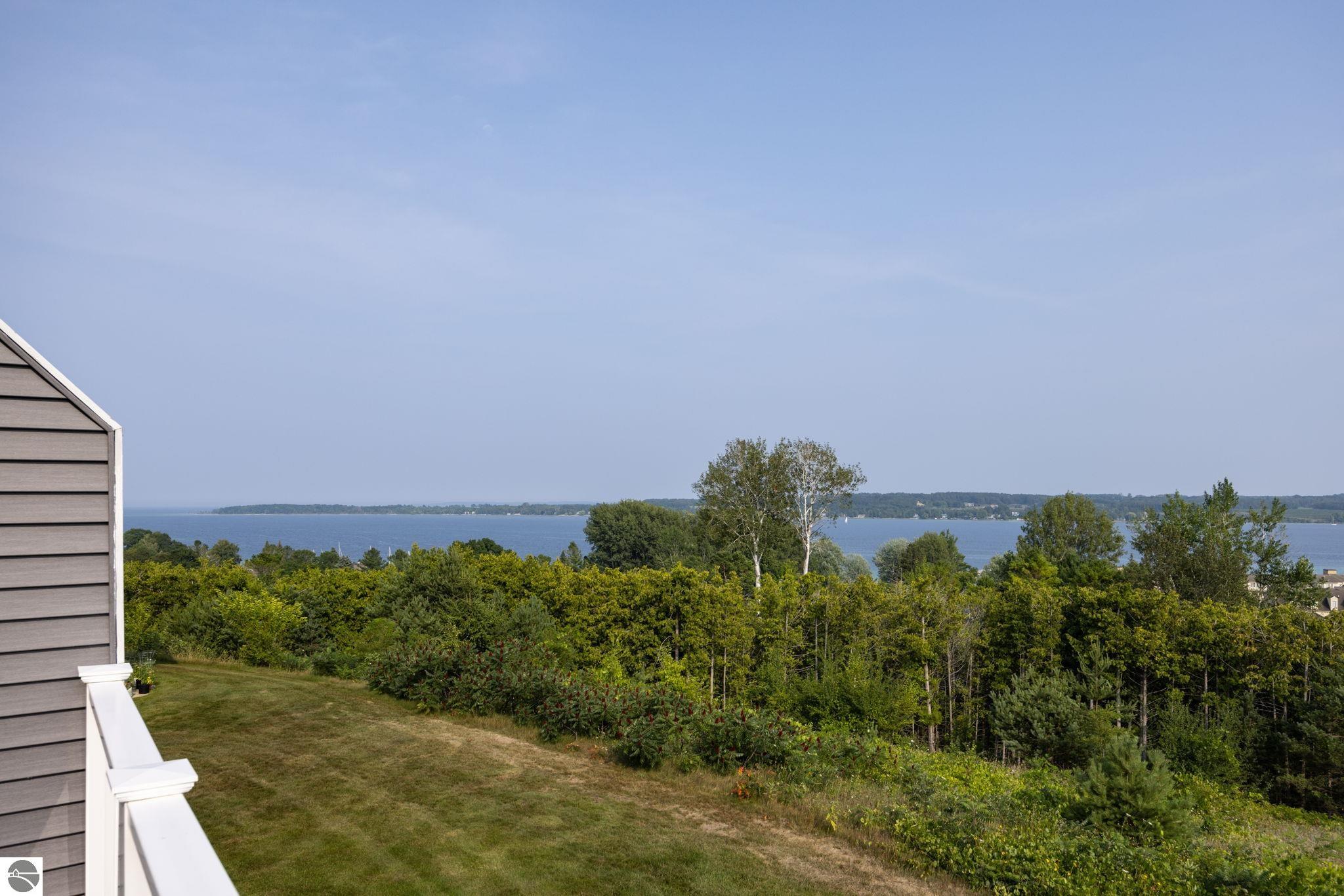 887 N Bay Cliff Drive # 16