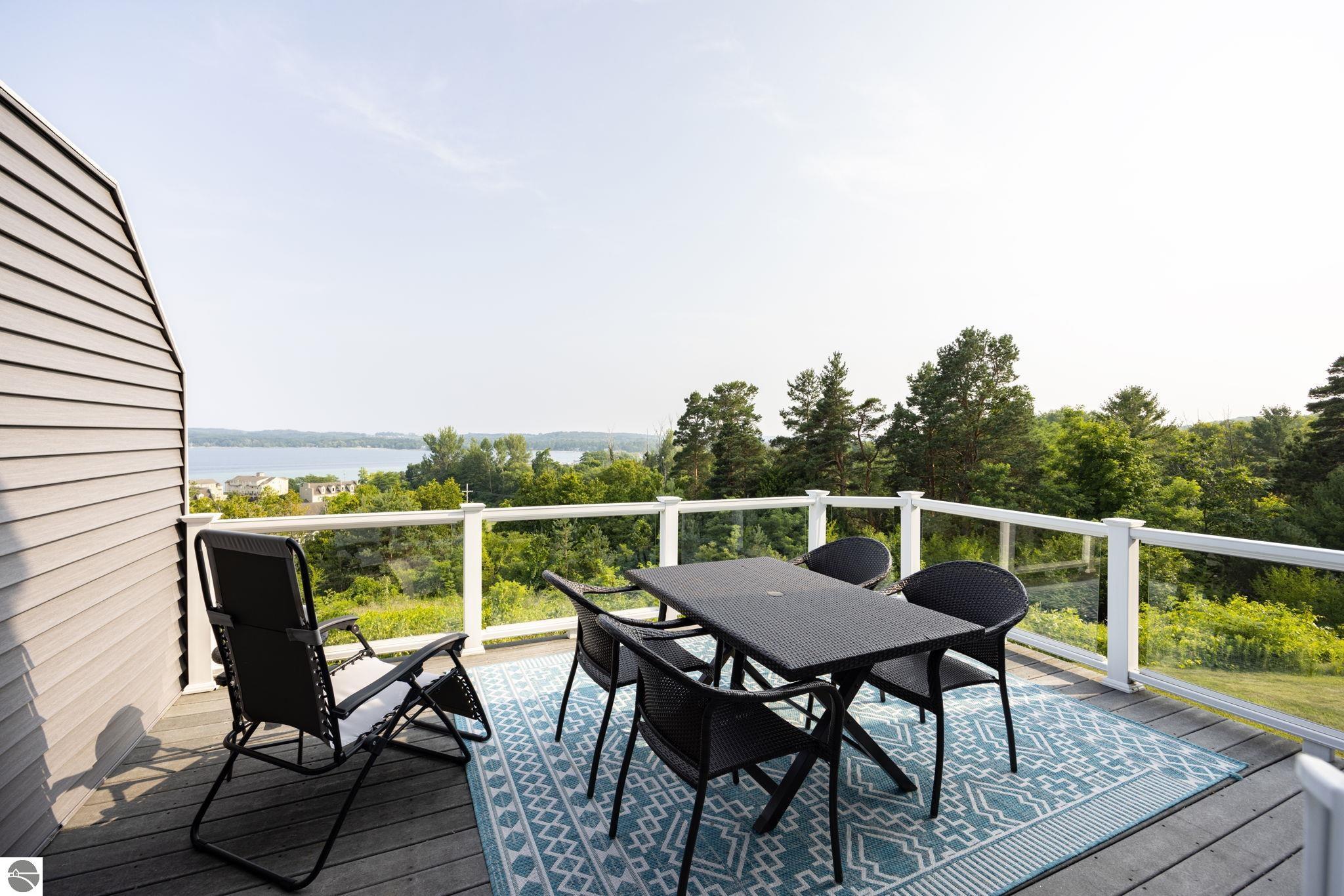 887 N Bay Cliff Drive # 16