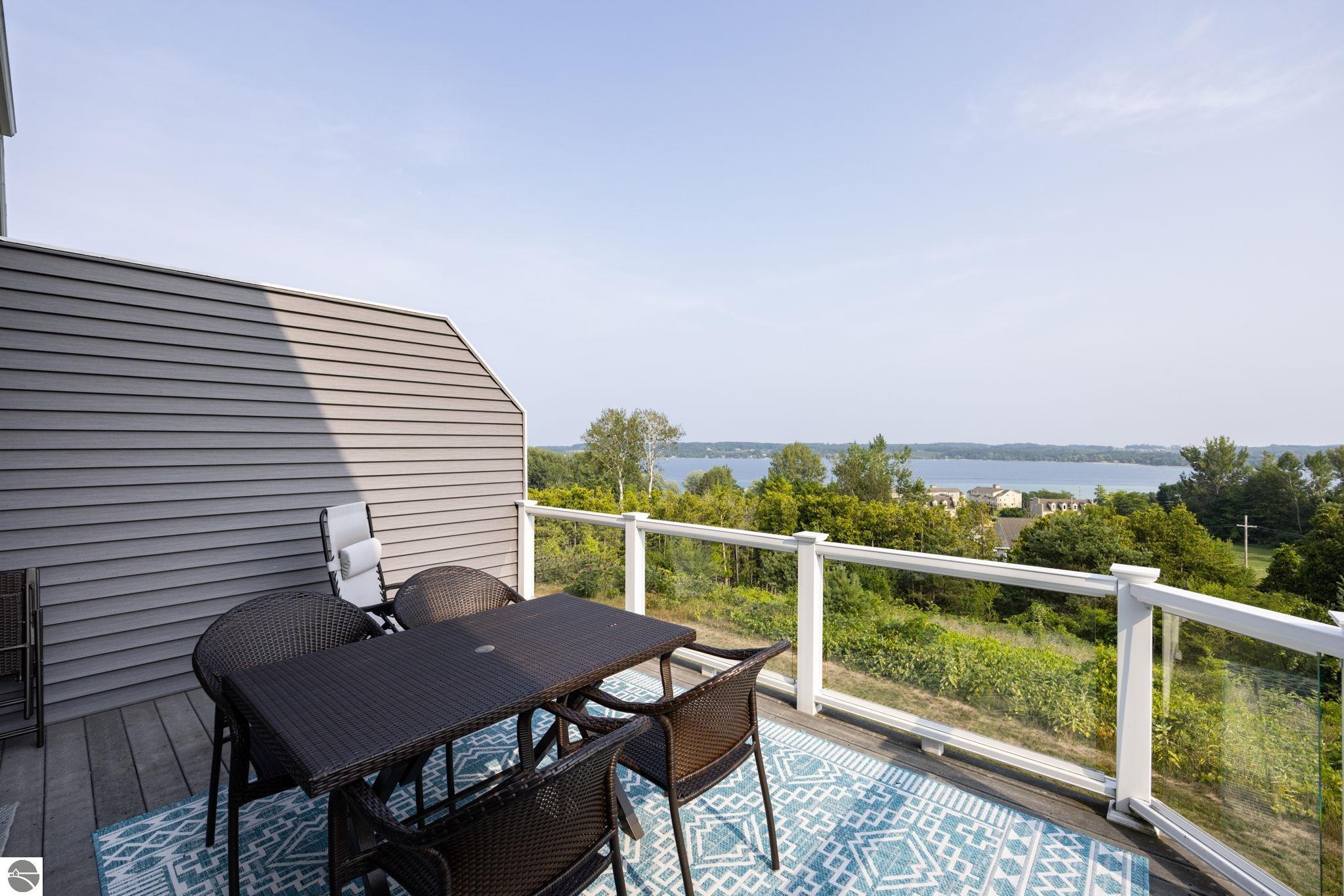 887 N Bay Cliff Drive # 16