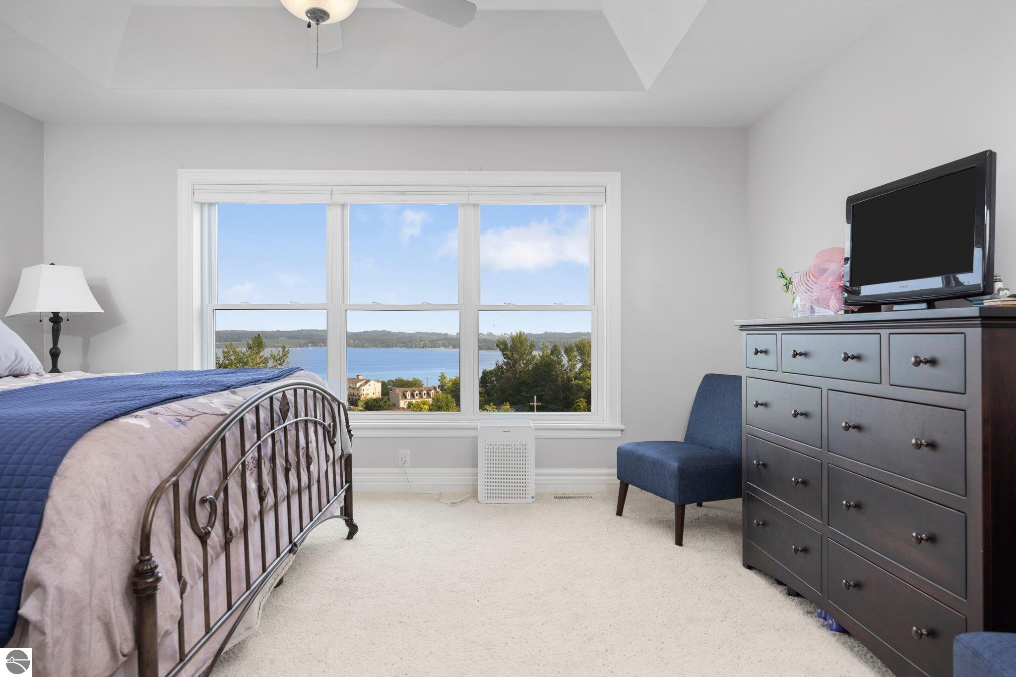 887 N Bay Cliff Drive # 16