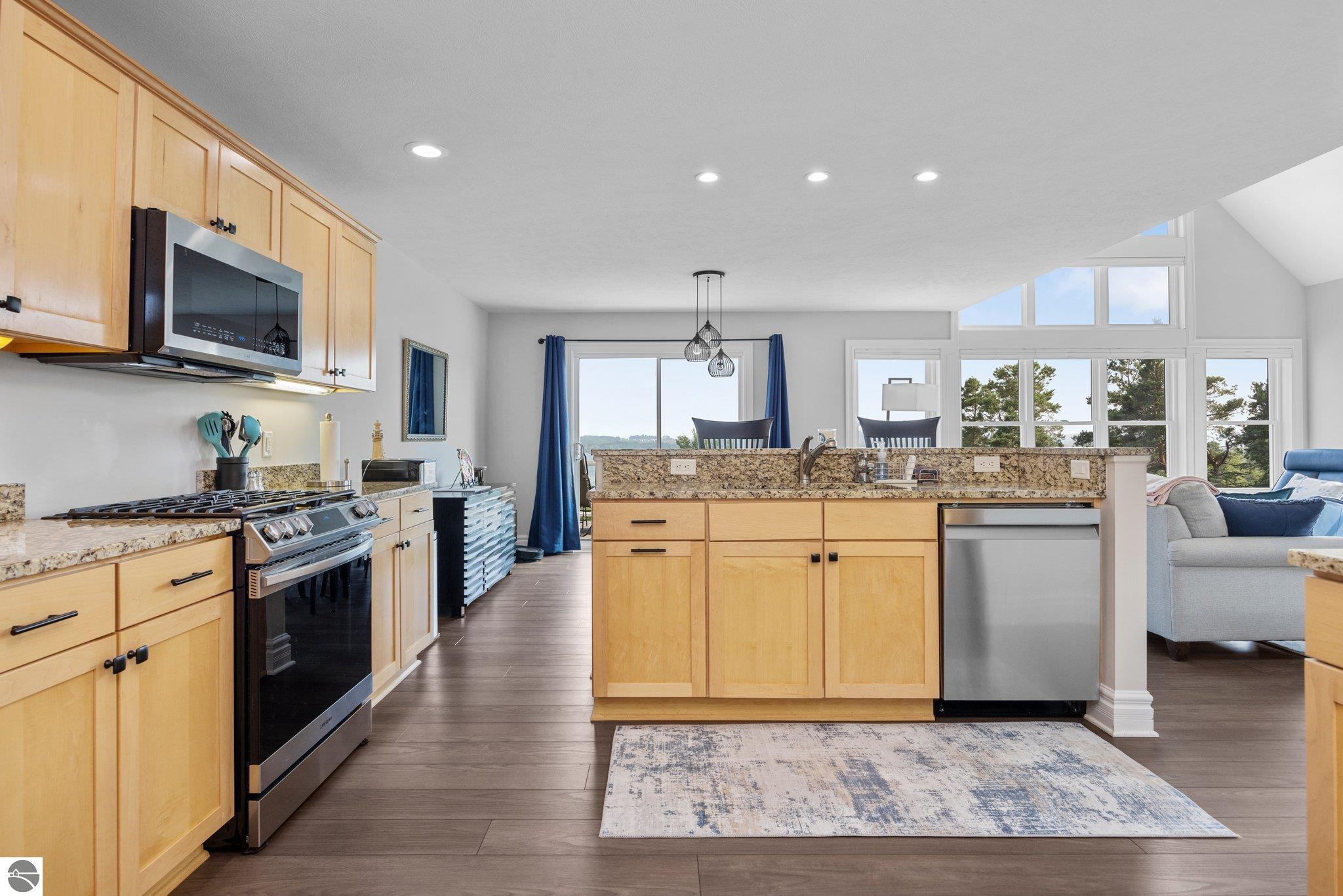 887 N Bay Cliff Drive # 16