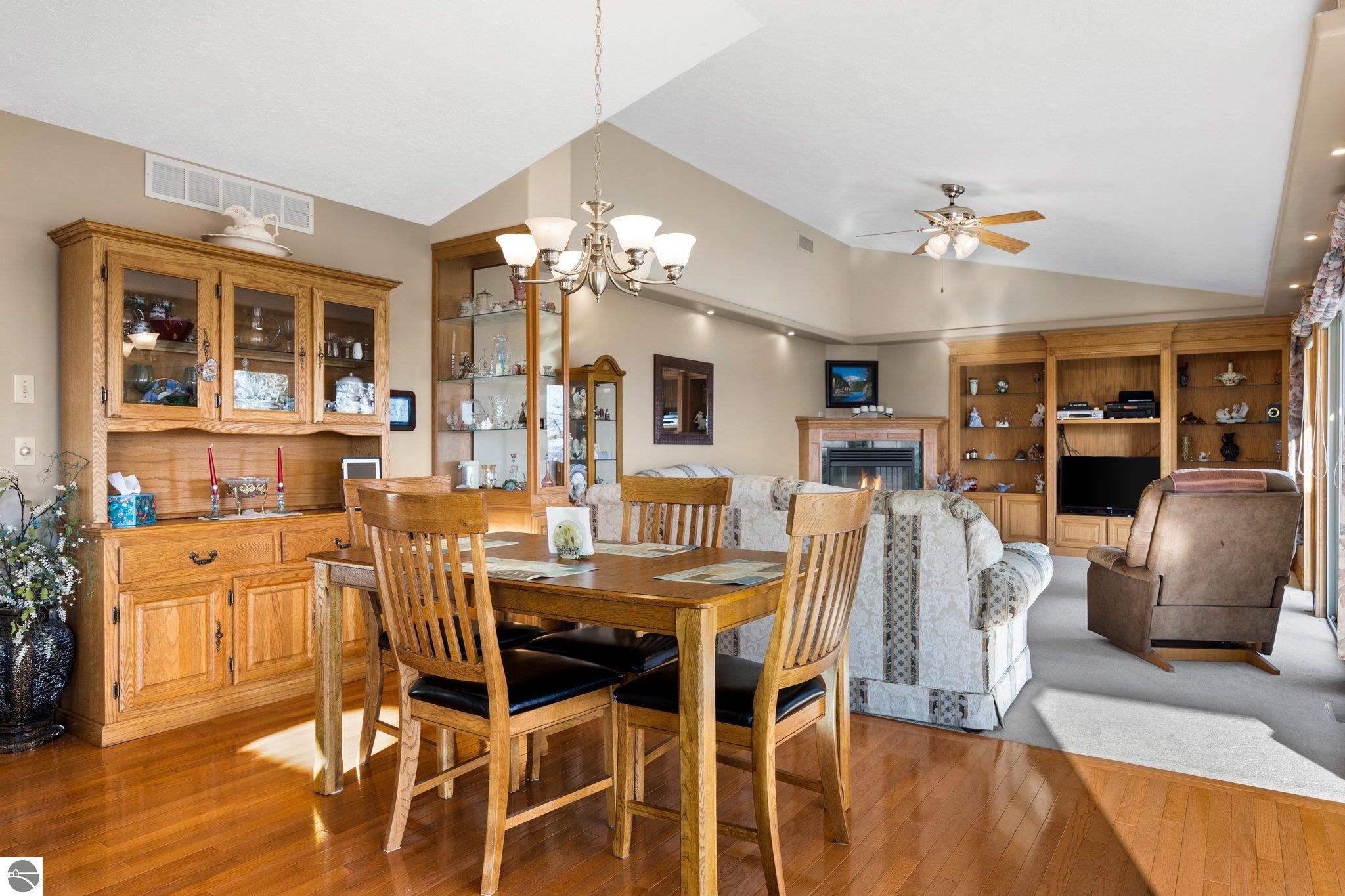 10054 Council Oak Drive