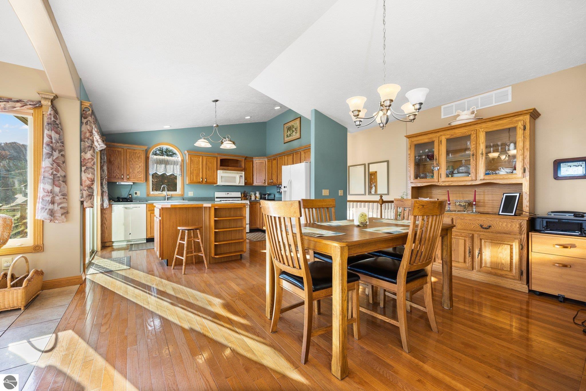 10054 Council Oak Drive