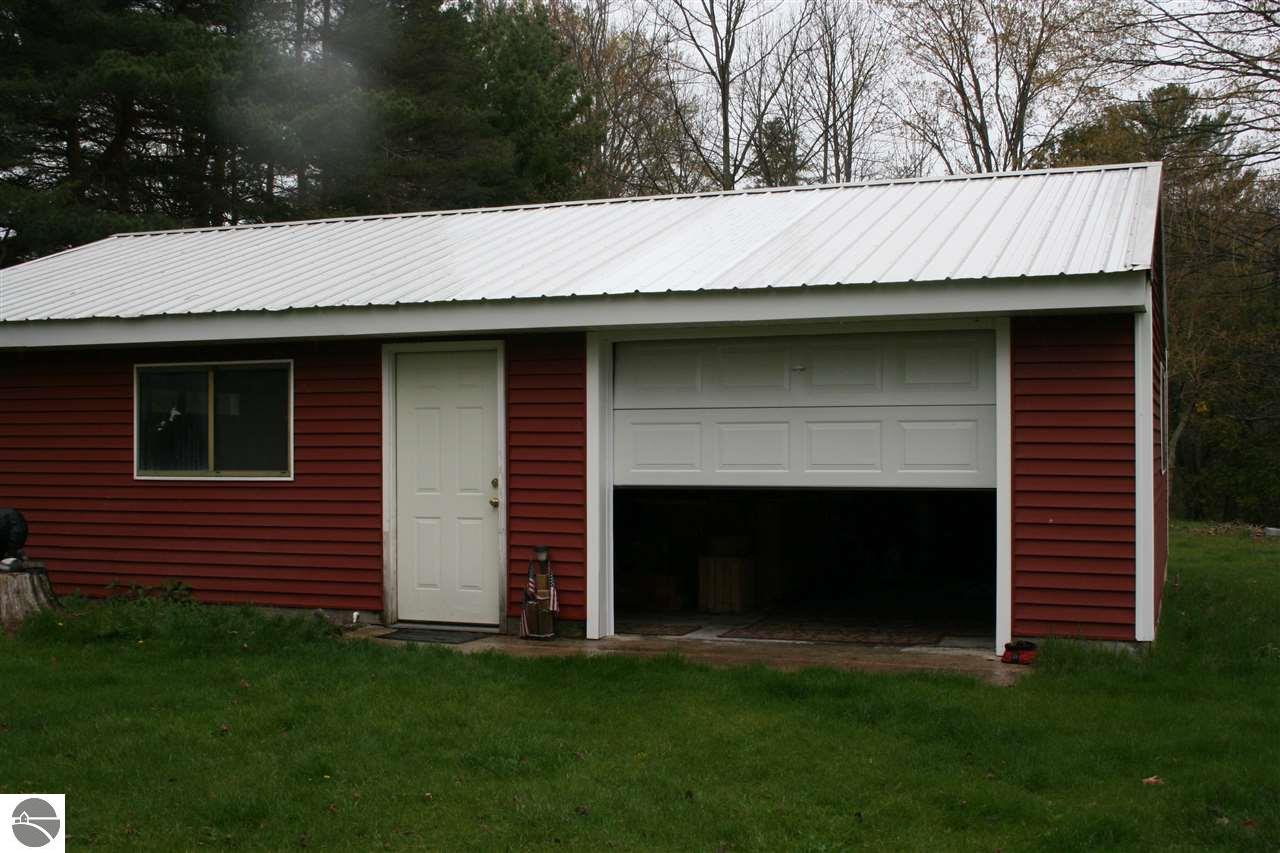 7452 Gillett Road