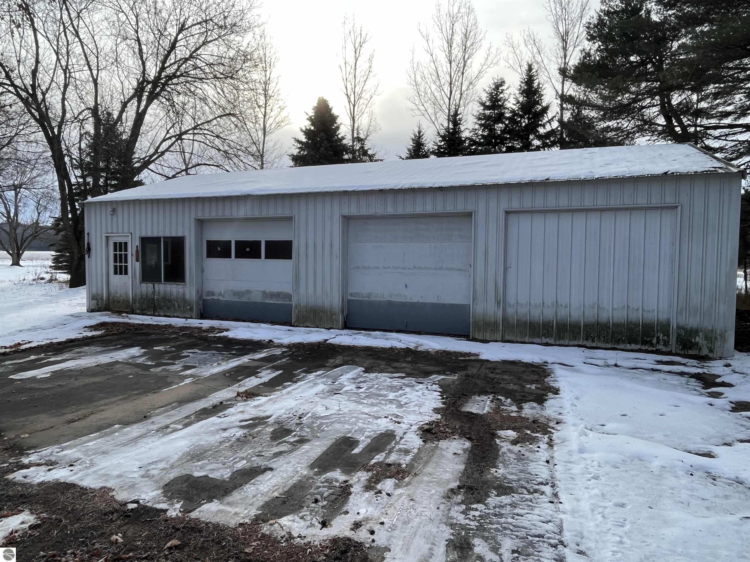 7452 Gillett Road