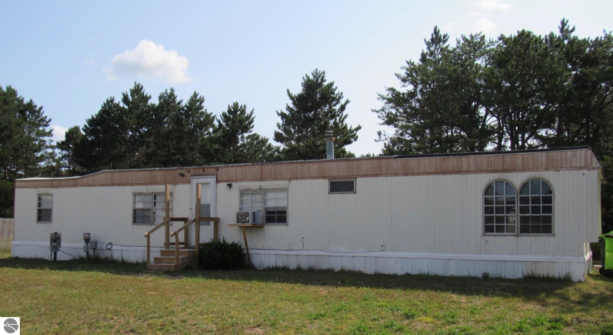 5013 Cecilia Lane