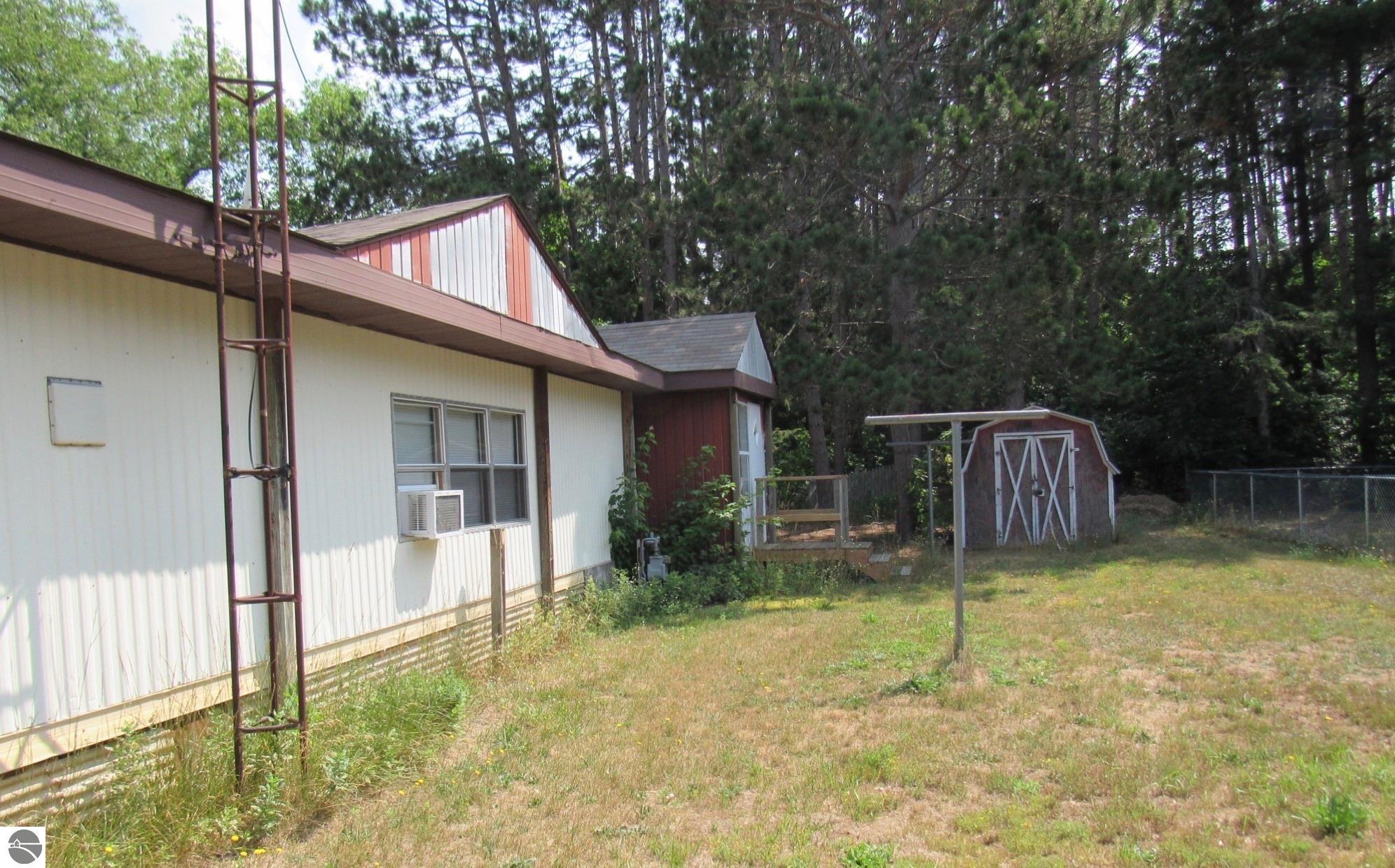 5013 Cecilia Lane