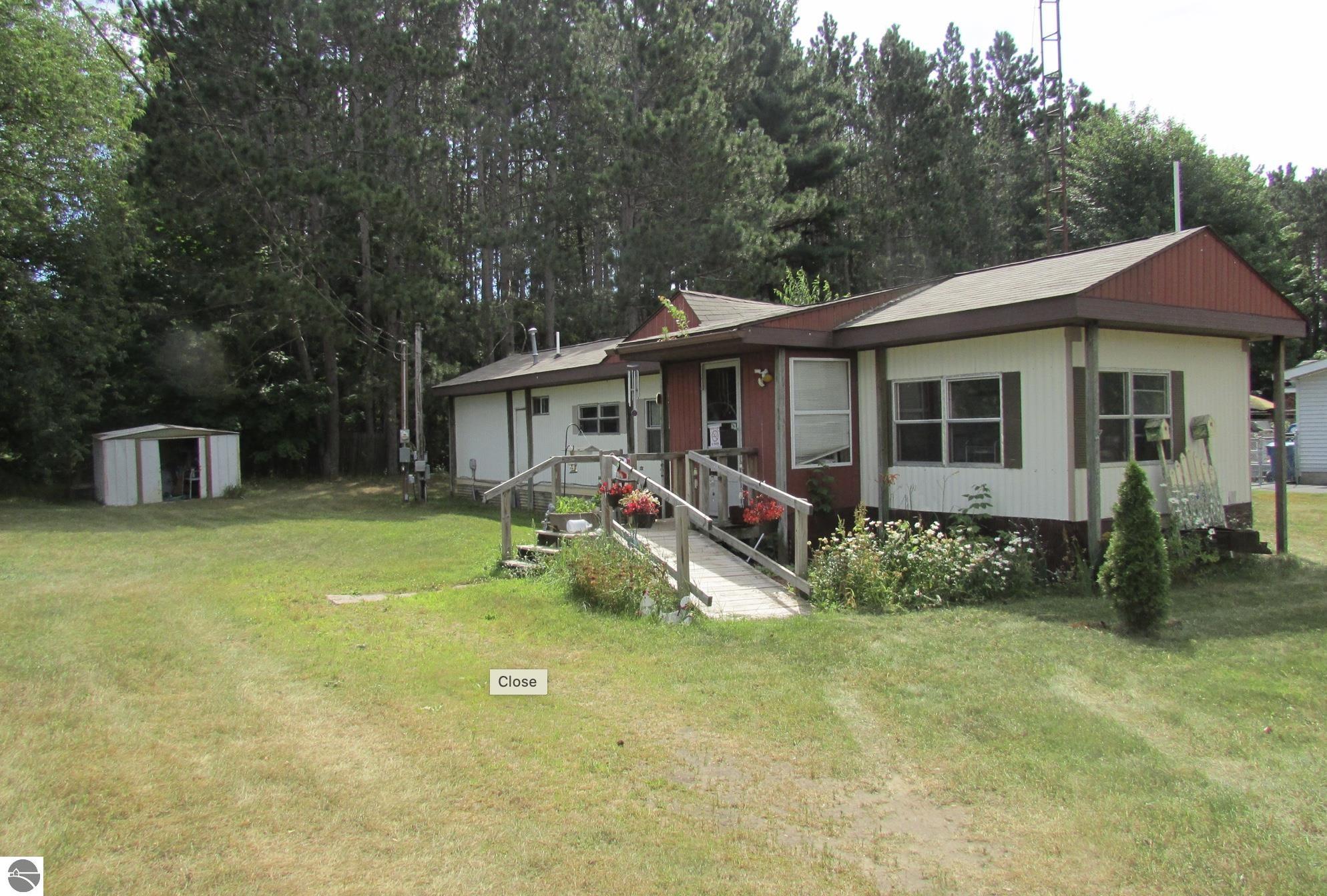 5013 Cecilia Lane