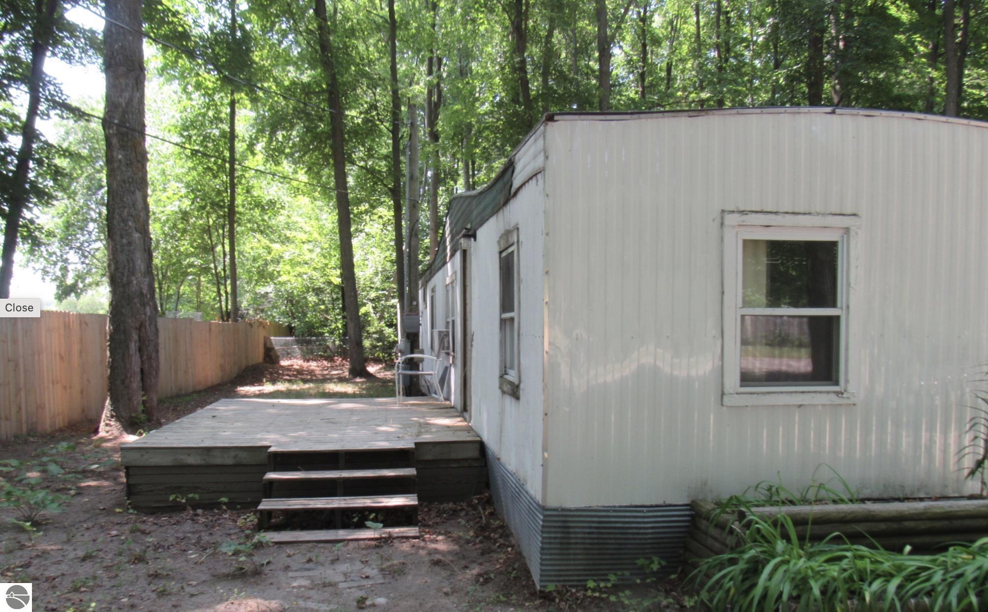 5013 Cecilia Lane