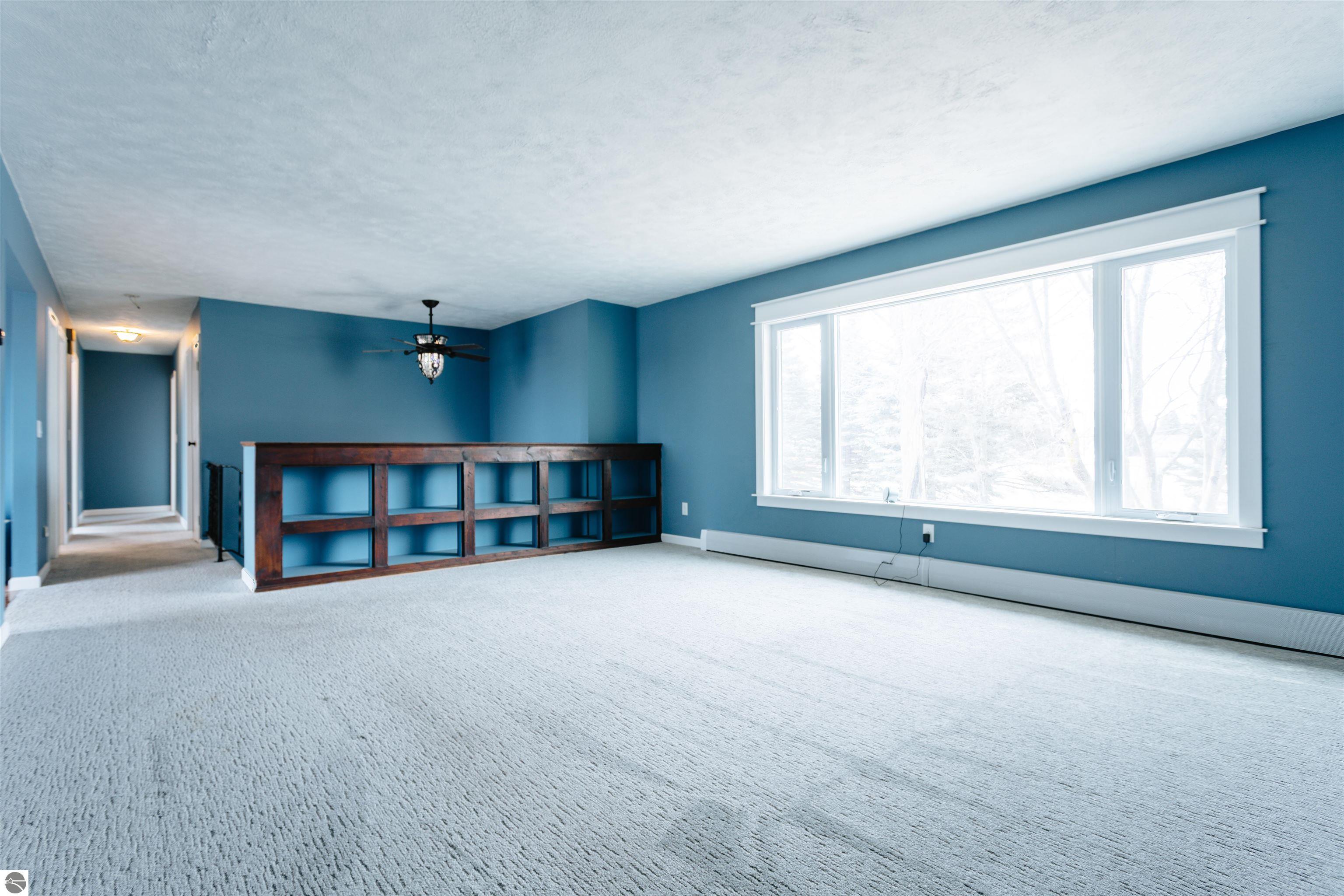 933 Valley View Drive