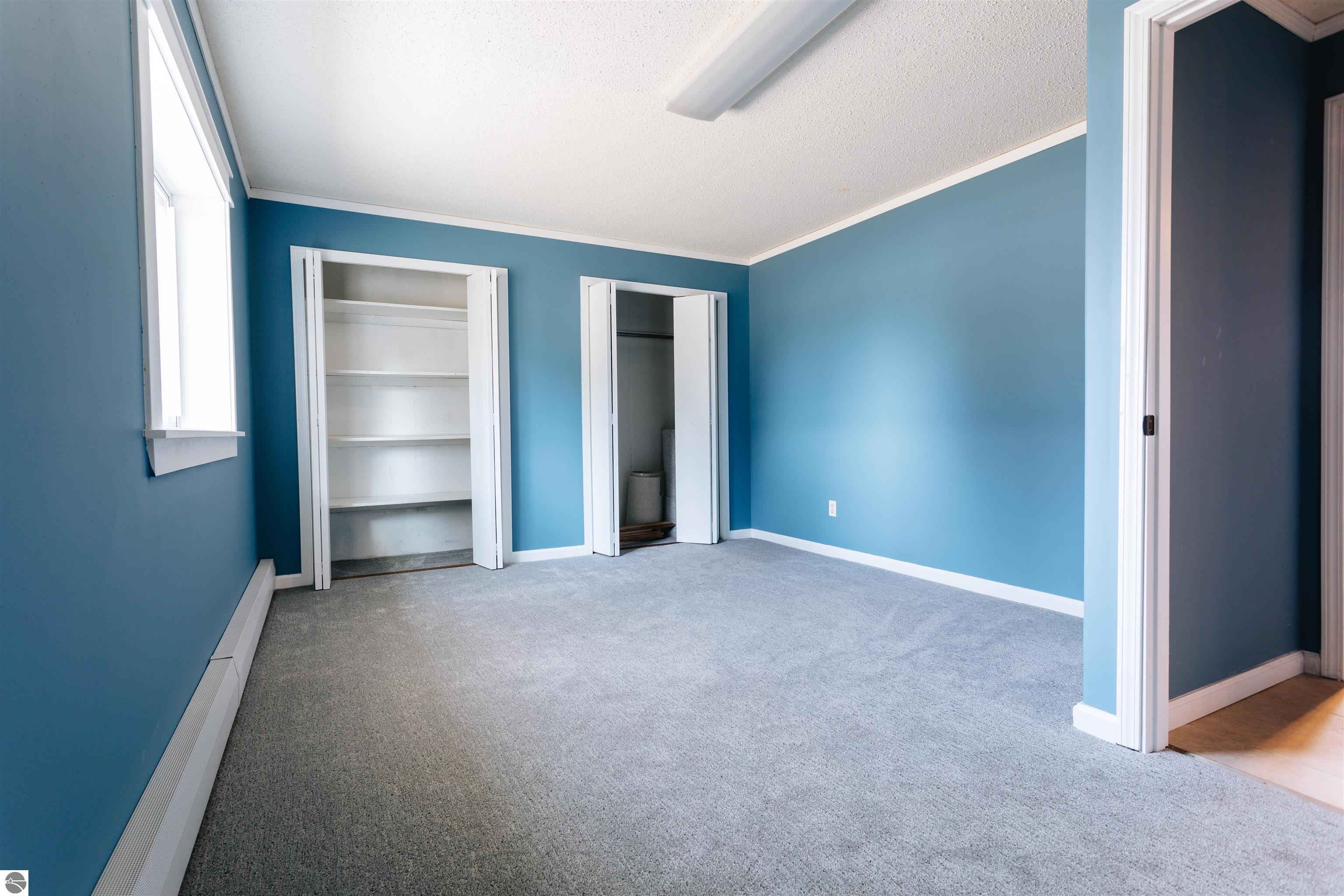 933 Valley View Drive