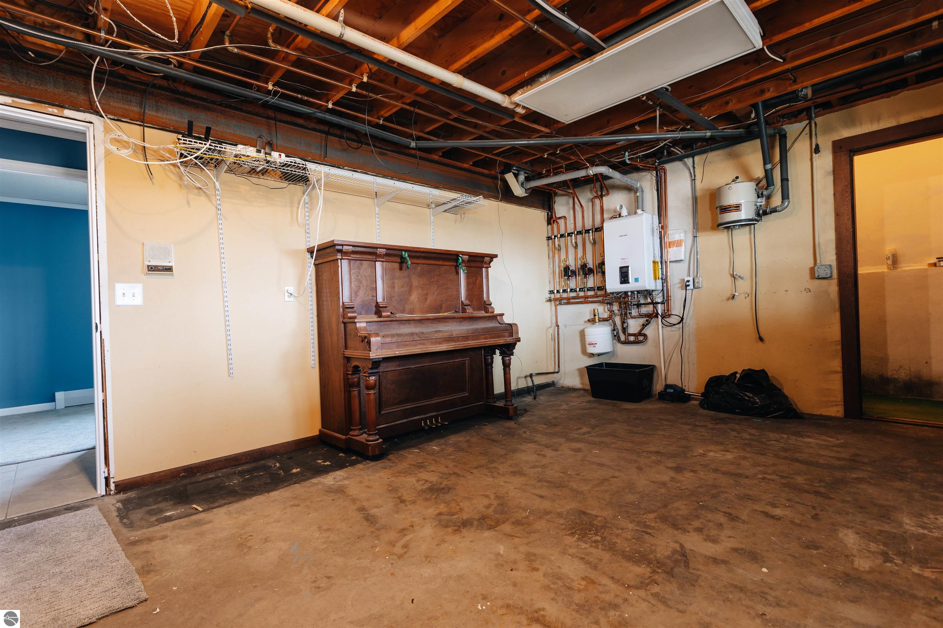 933 Valley View Drive