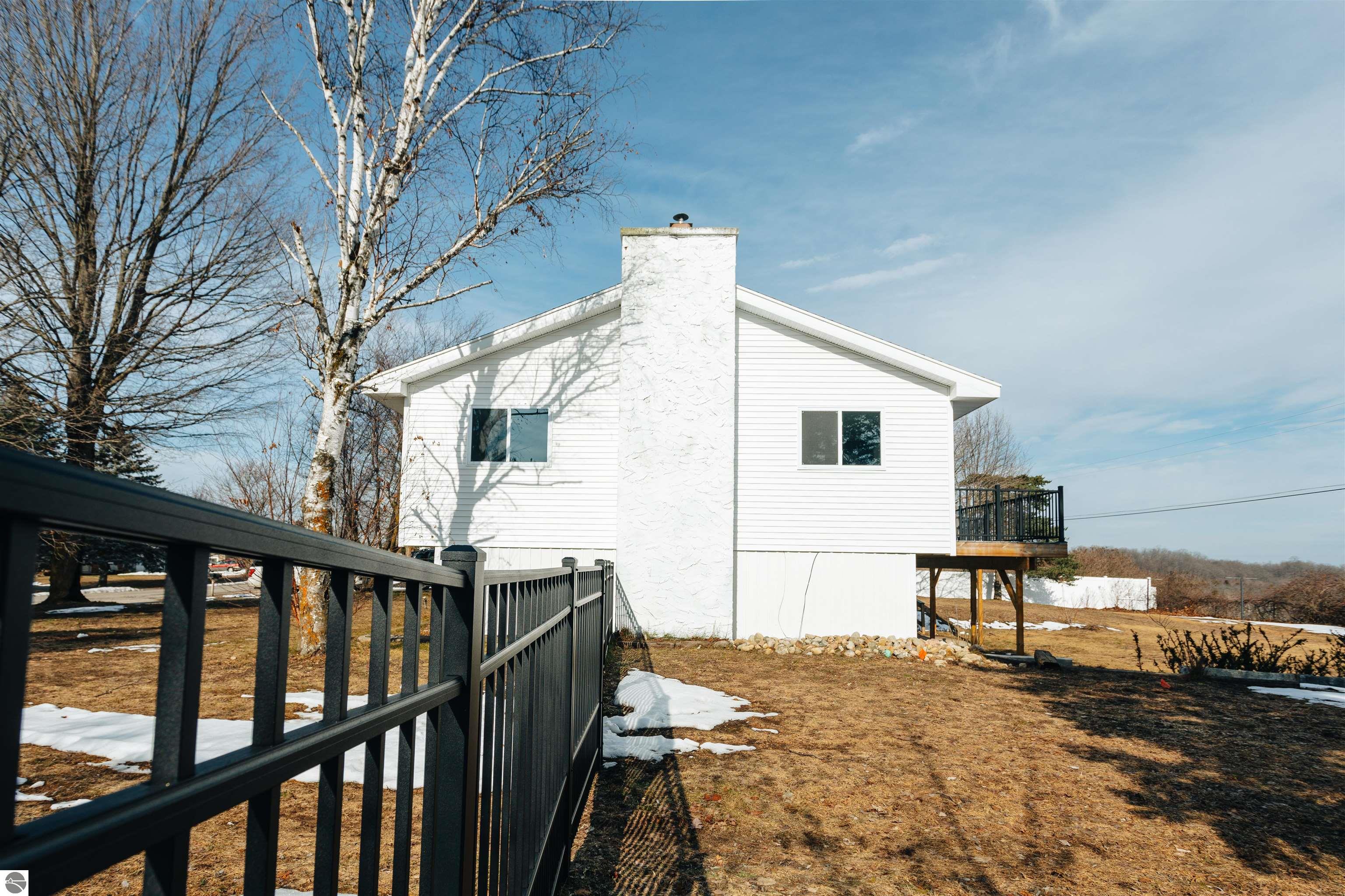 933 Valley View Drive