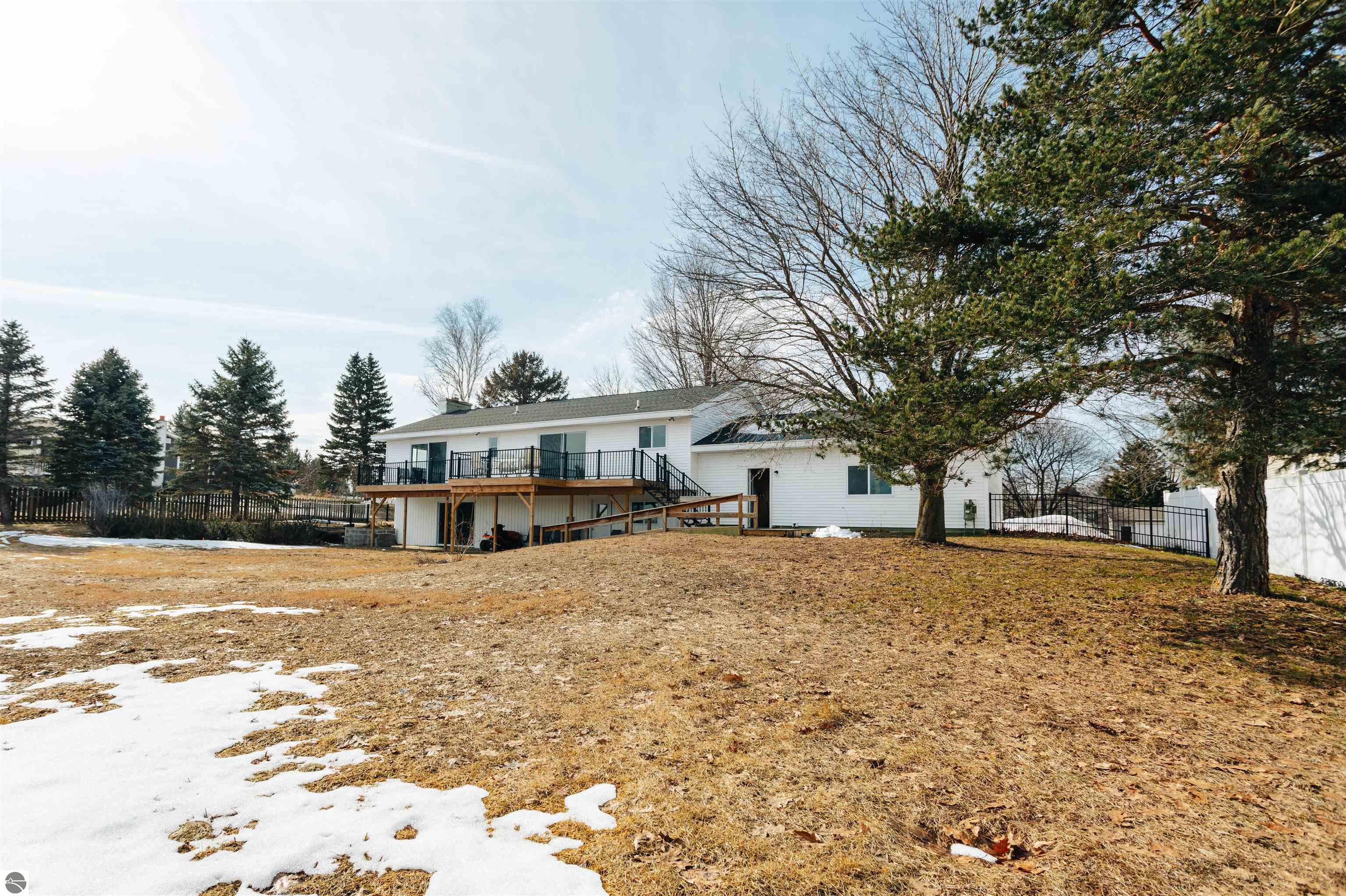 933 Valley View Drive