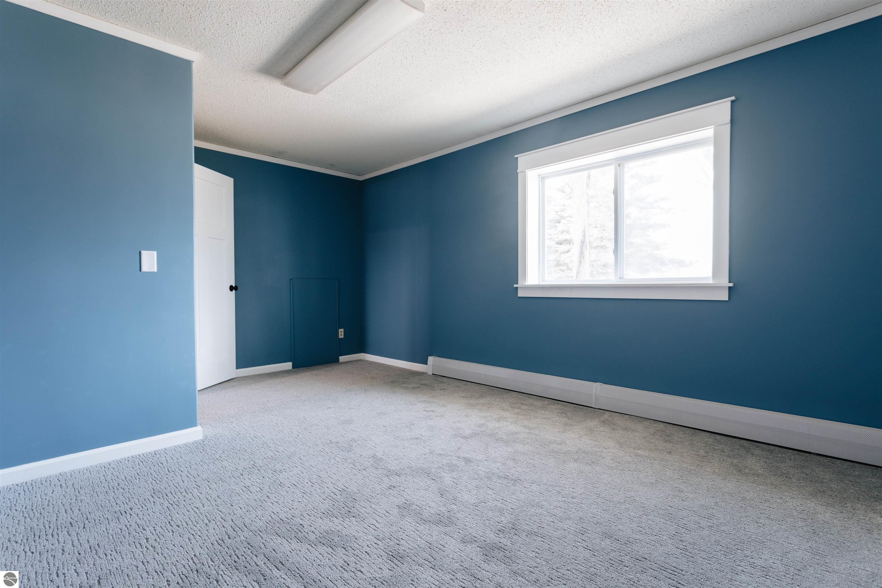 933 Valley View Drive