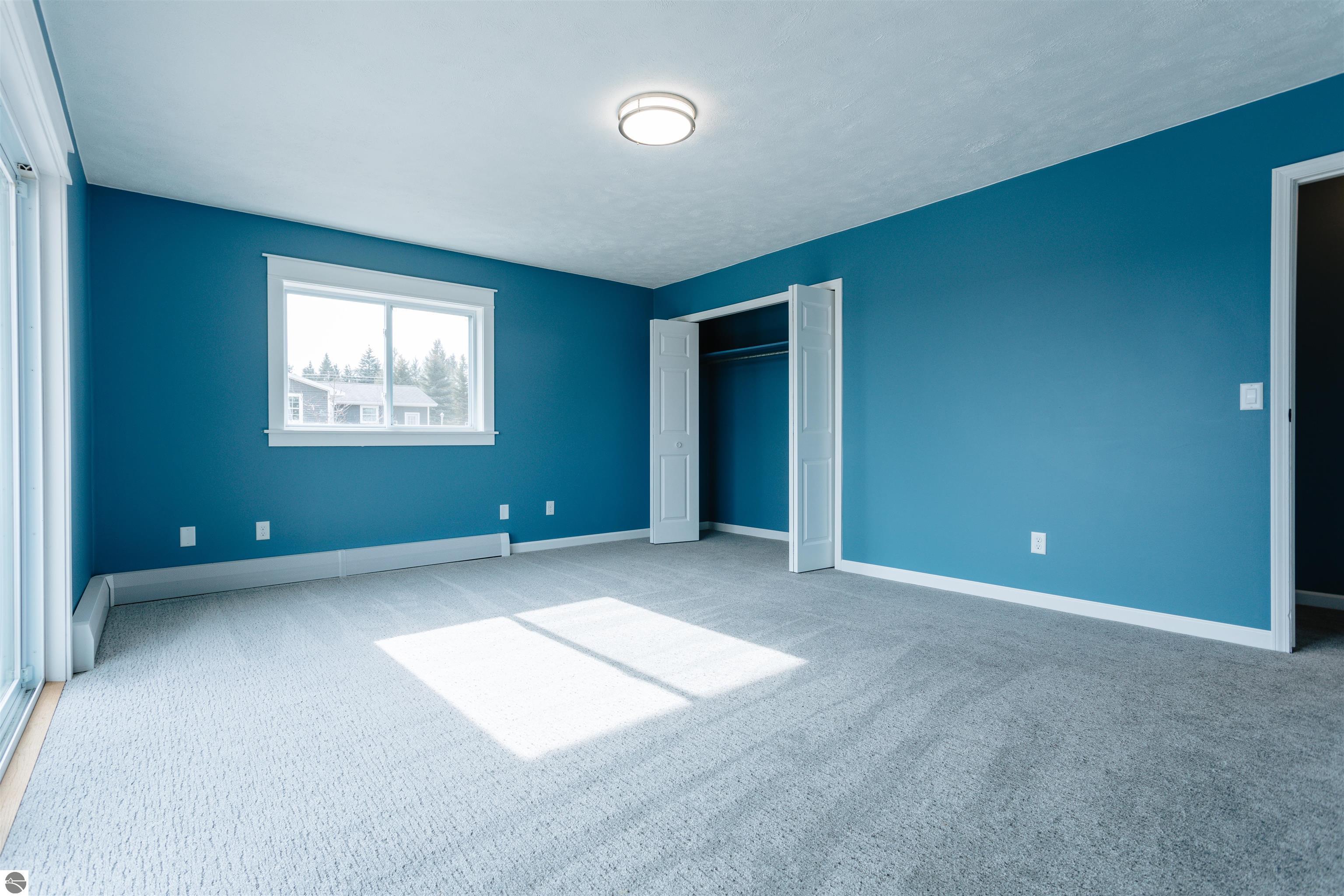933 Valley View Drive
