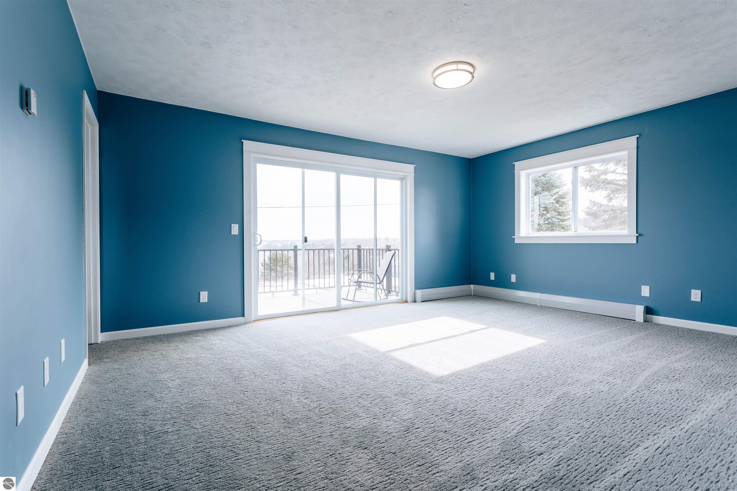 933 Valley View Drive