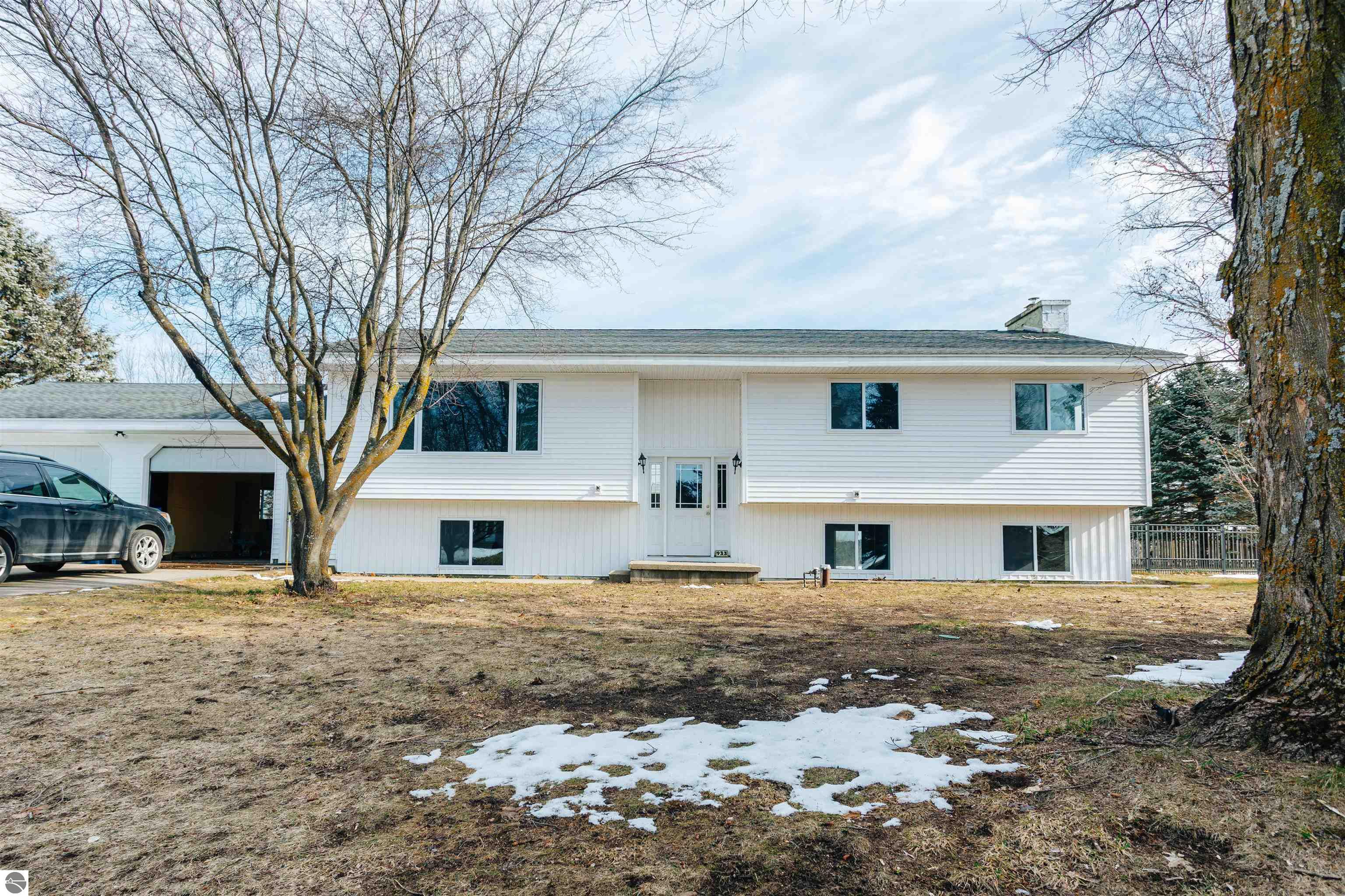 933 Valley View Drive