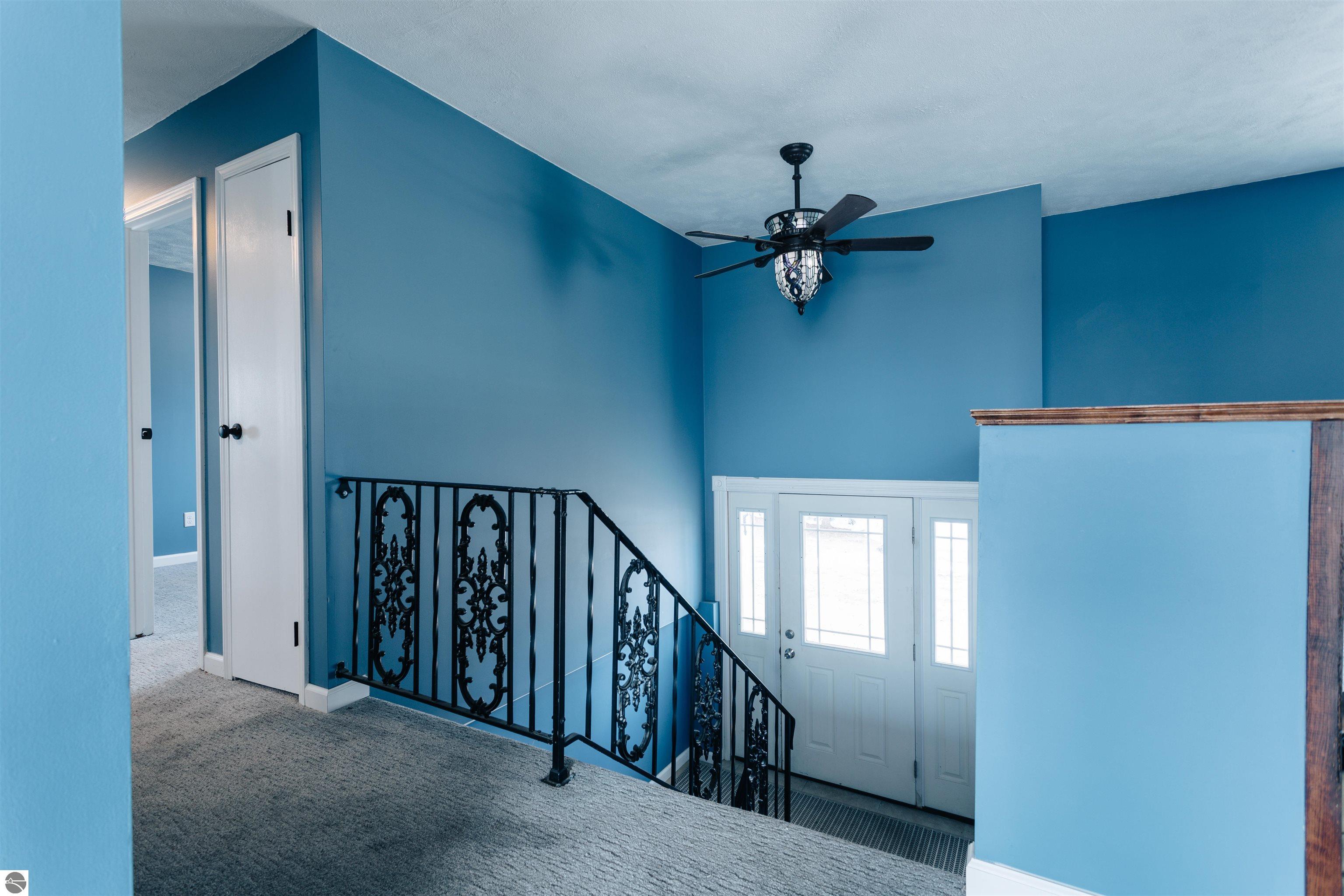 933 Valley View Drive