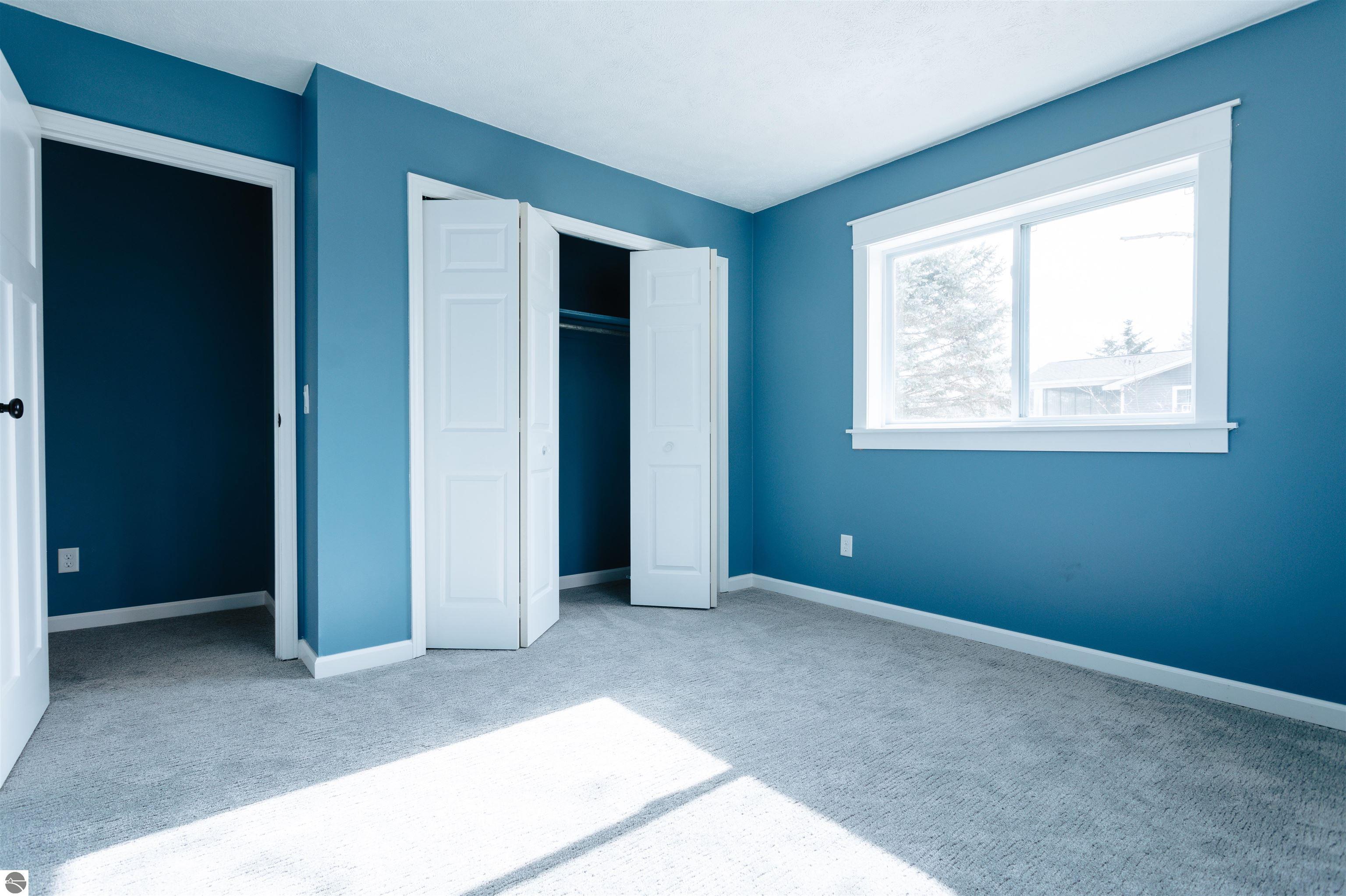 933 Valley View Drive