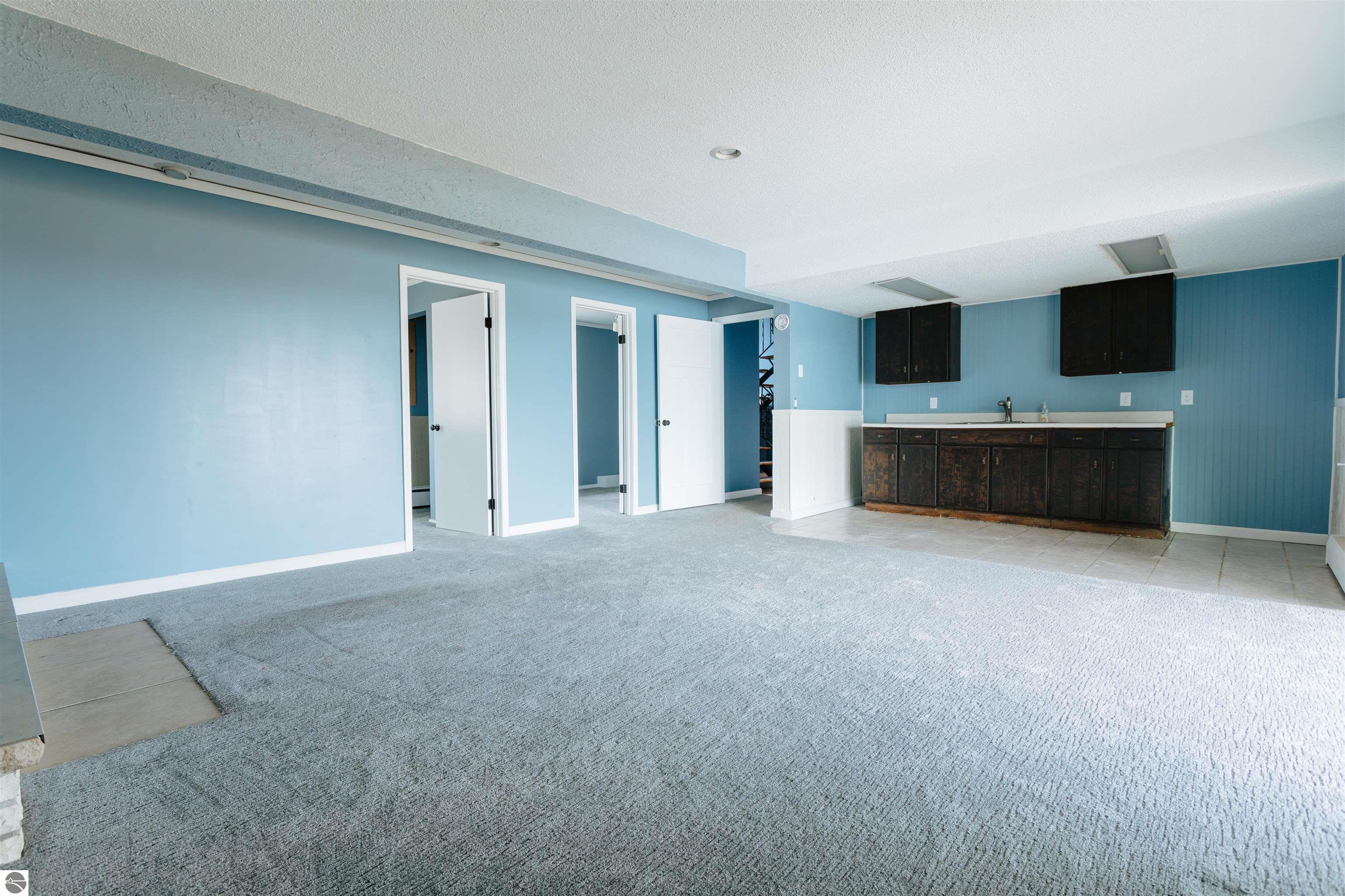 933 Valley View Drive