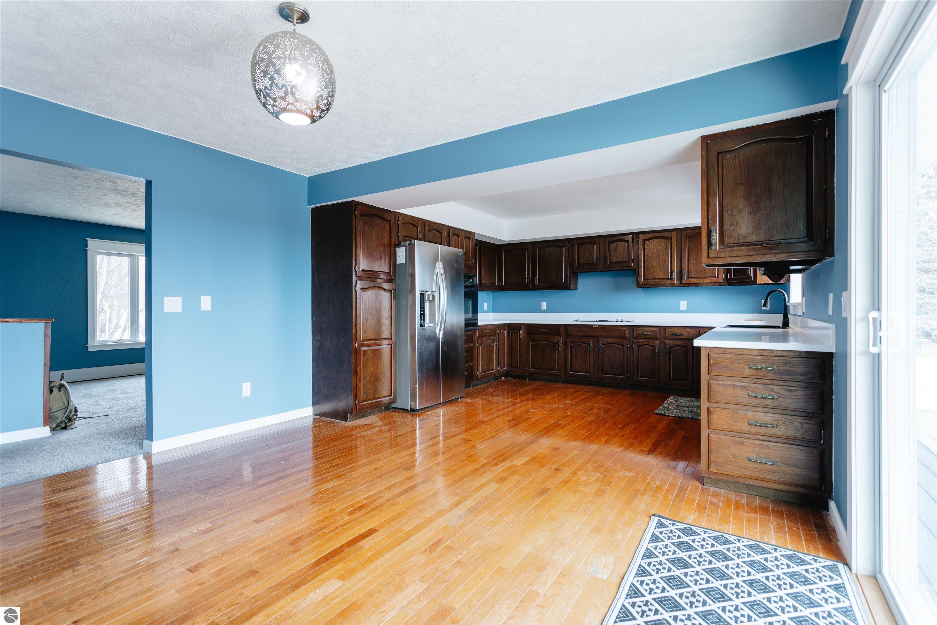 933 Valley View Drive