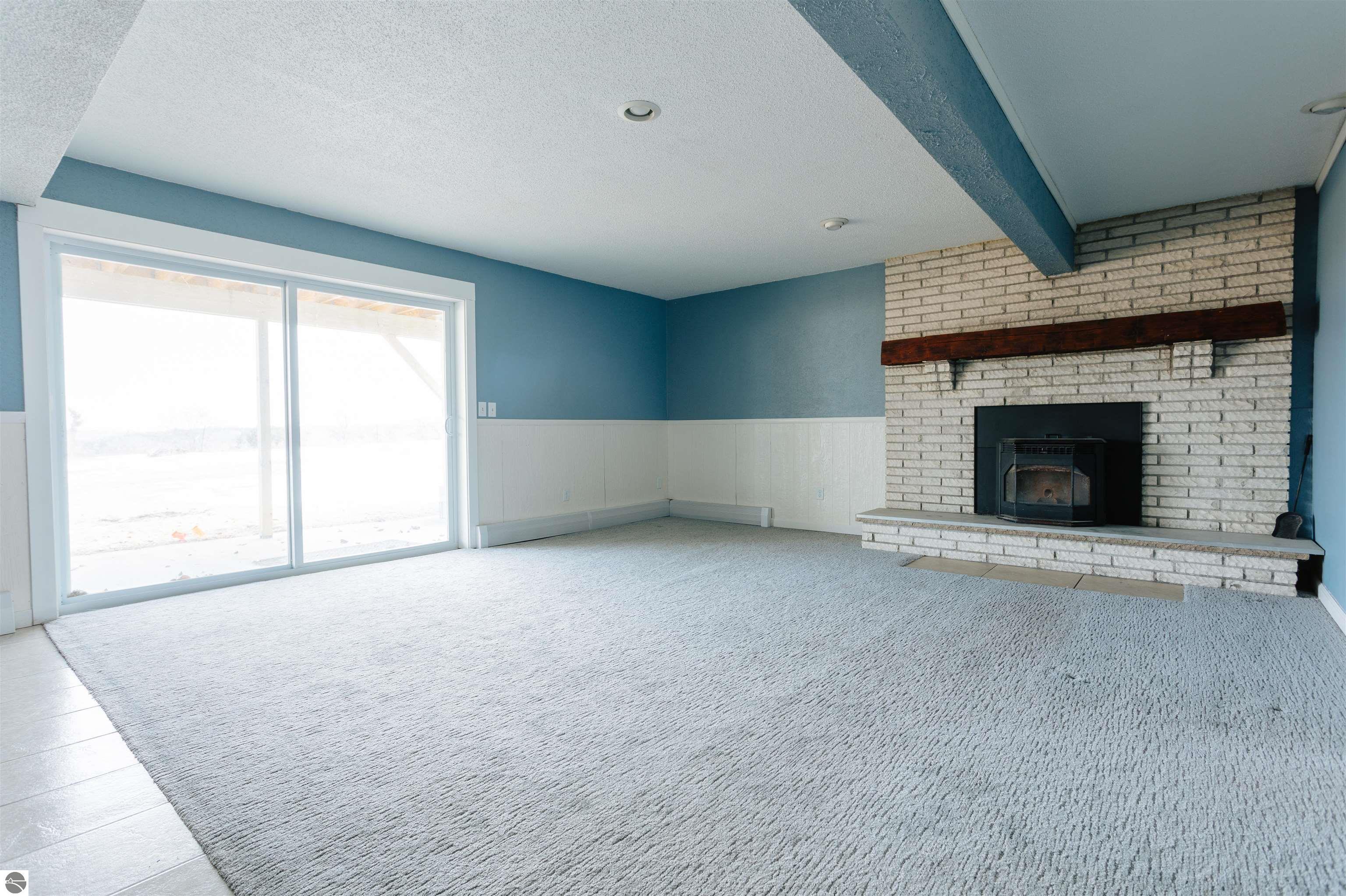 933 Valley View Drive