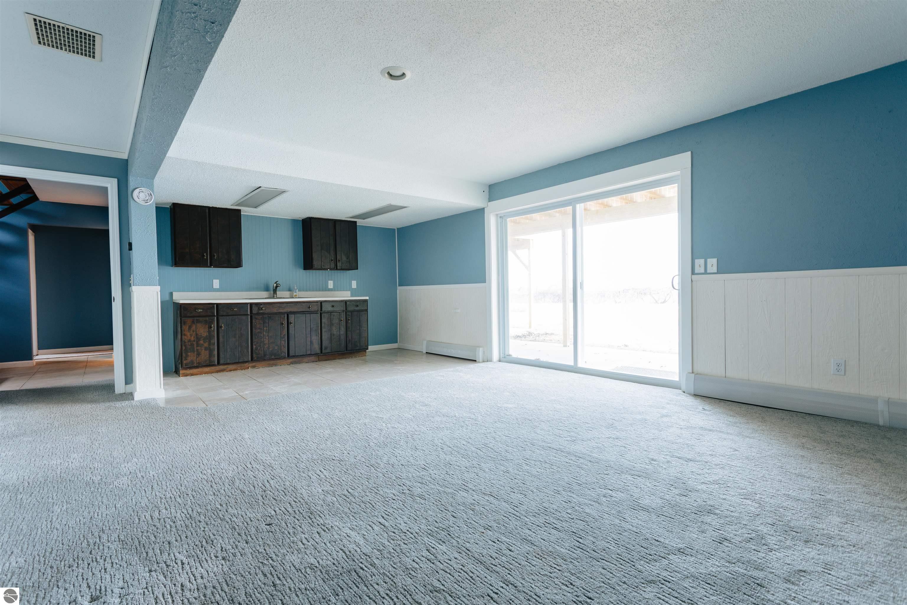 933 Valley View Drive