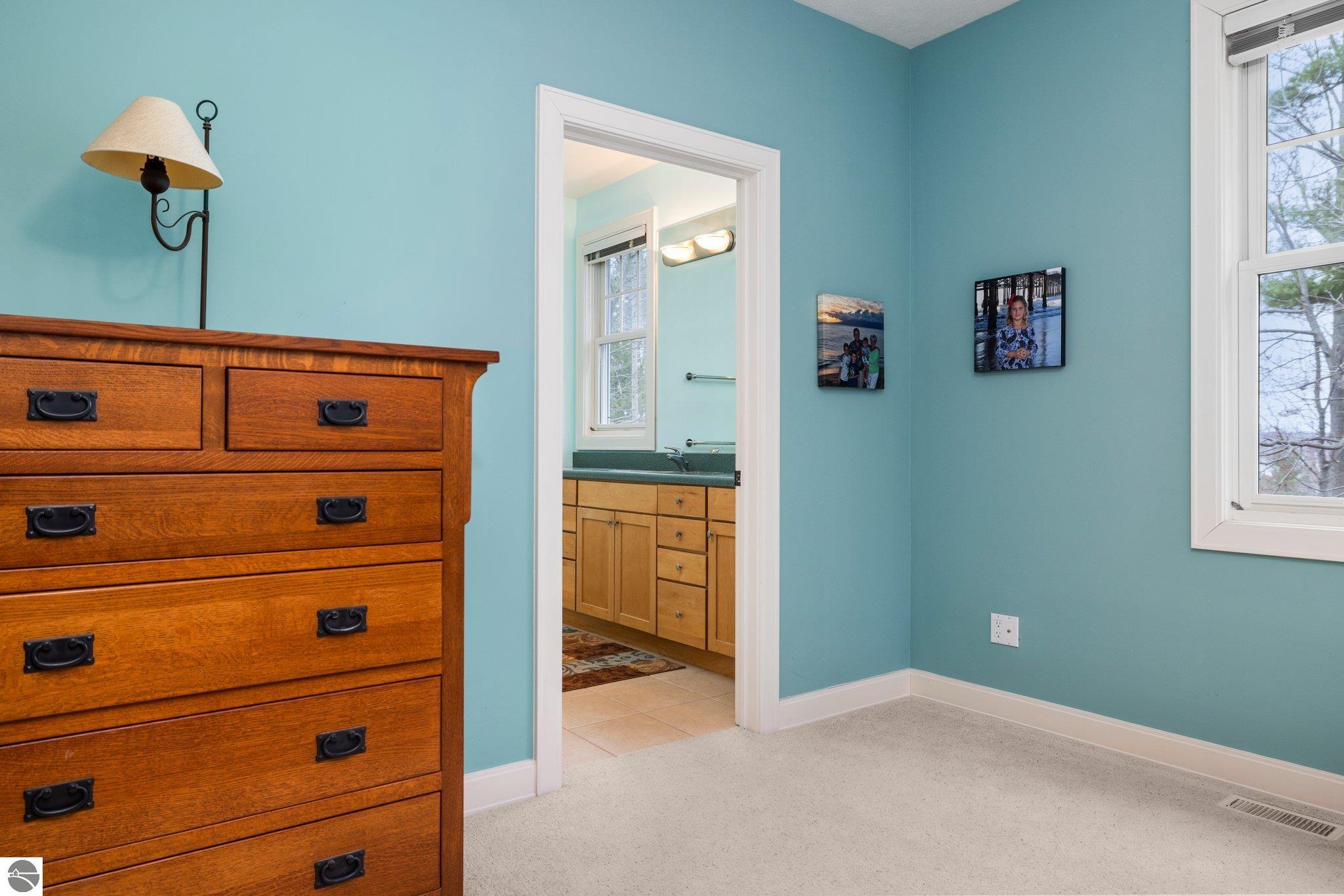 6403 Cedarmere