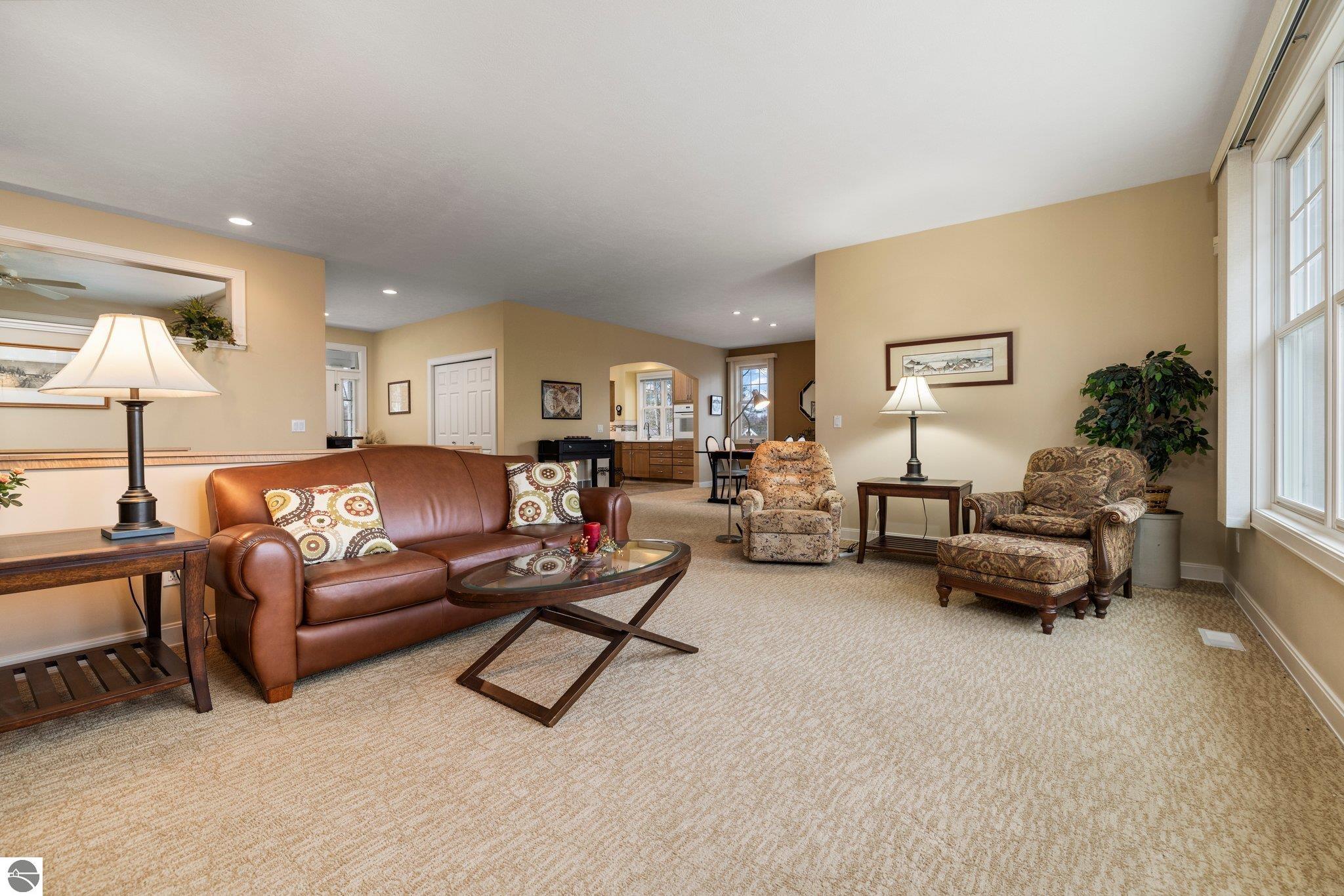 6403 Cedarmere