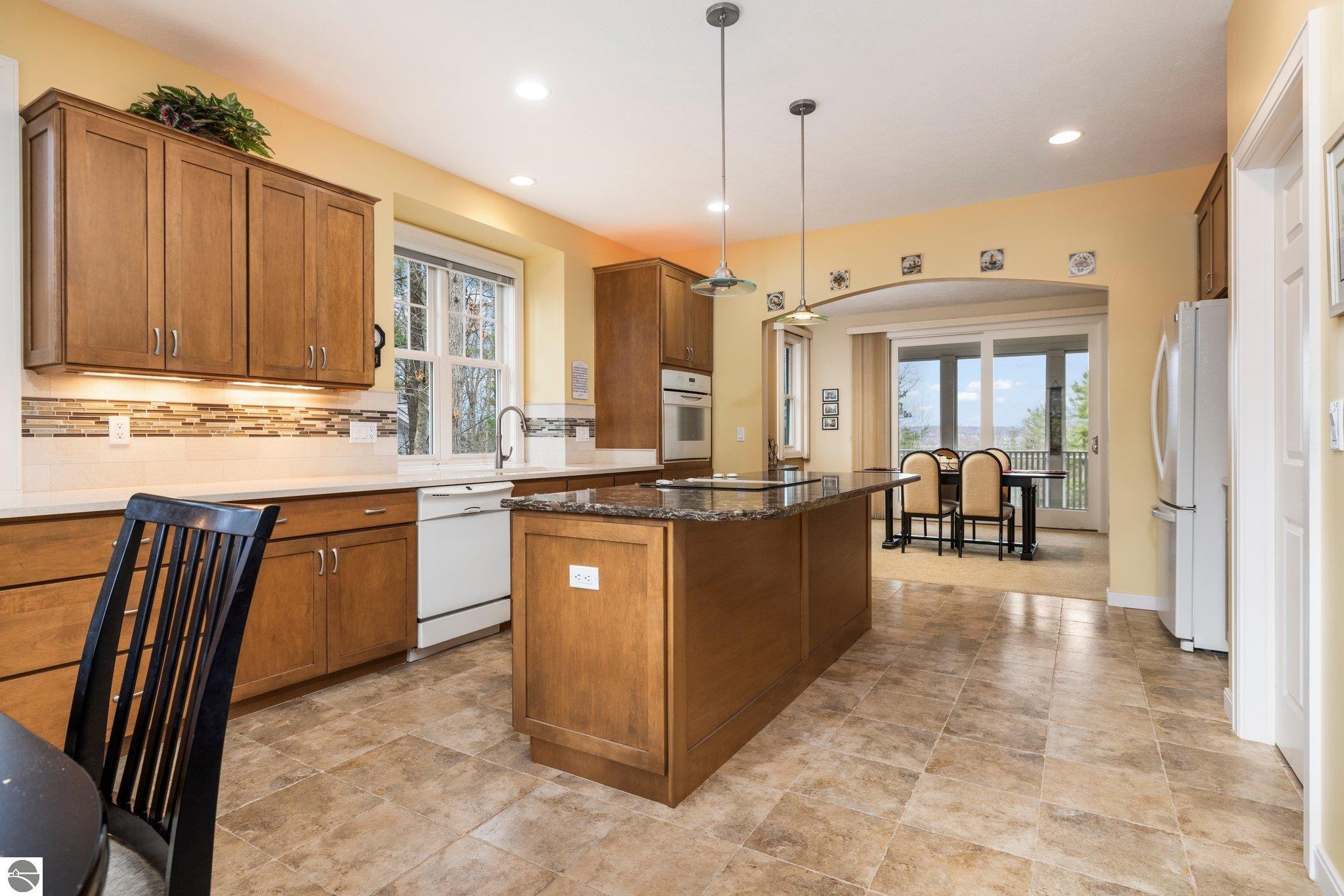 6403 Cedarmere
