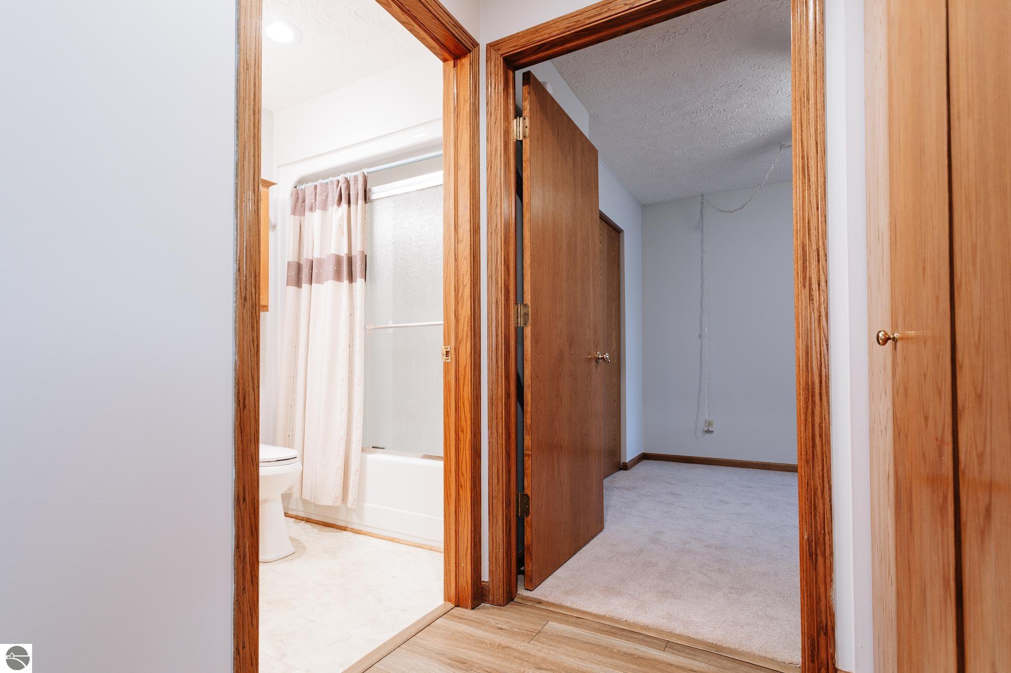 1195 Hemingway Lane