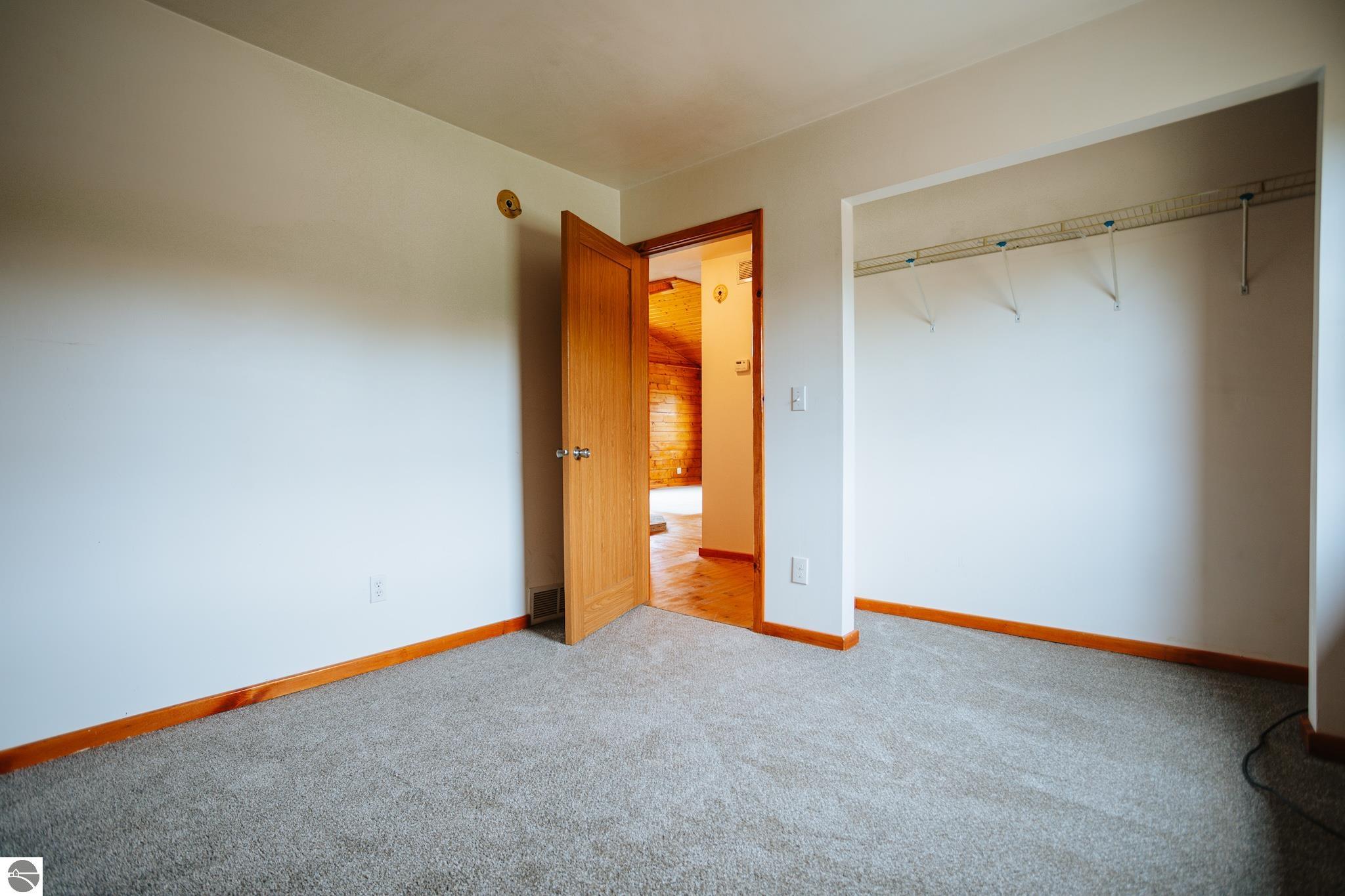 690 NE Sunrise Trail
