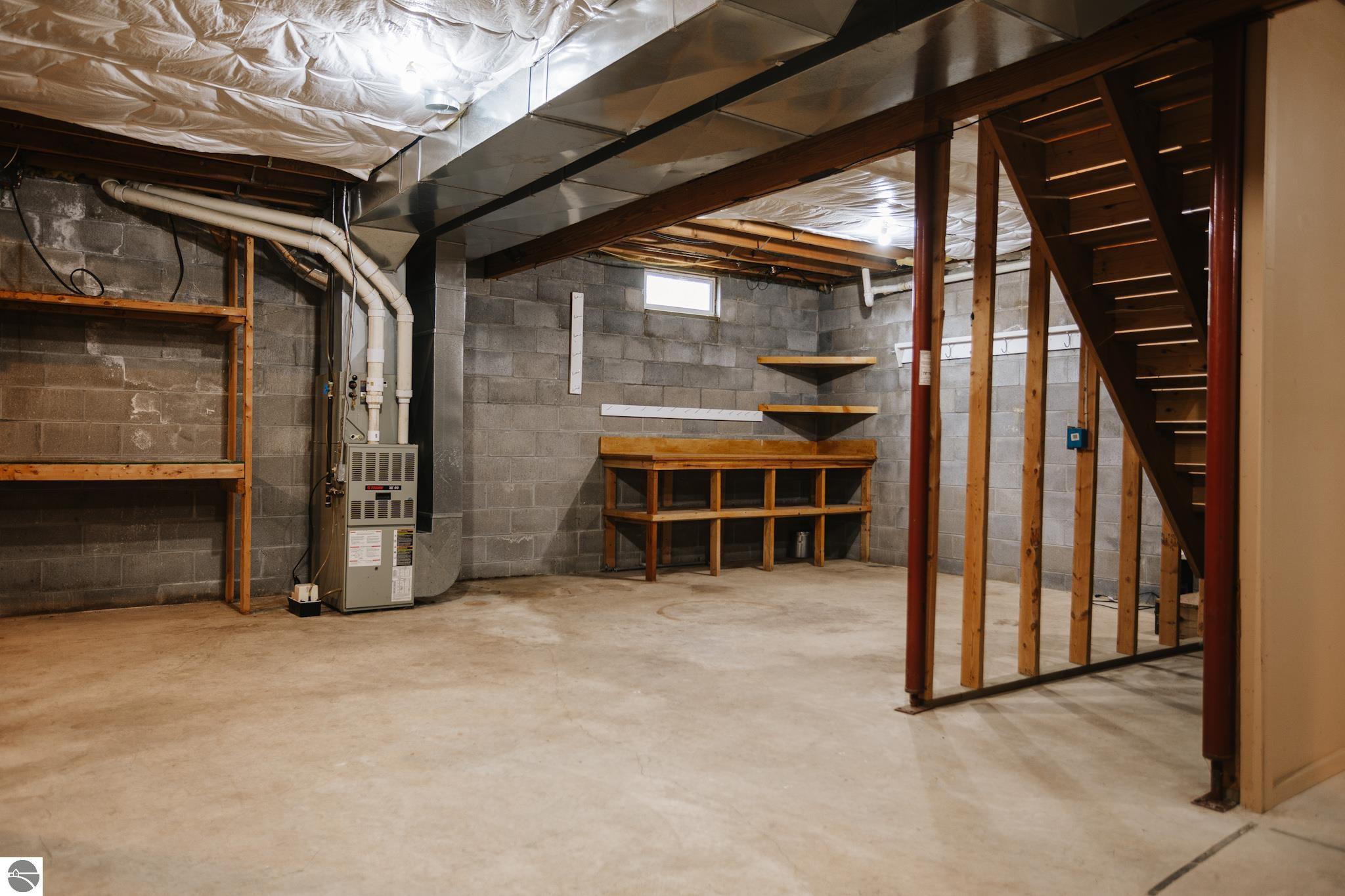 690 NE Sunrise Trail